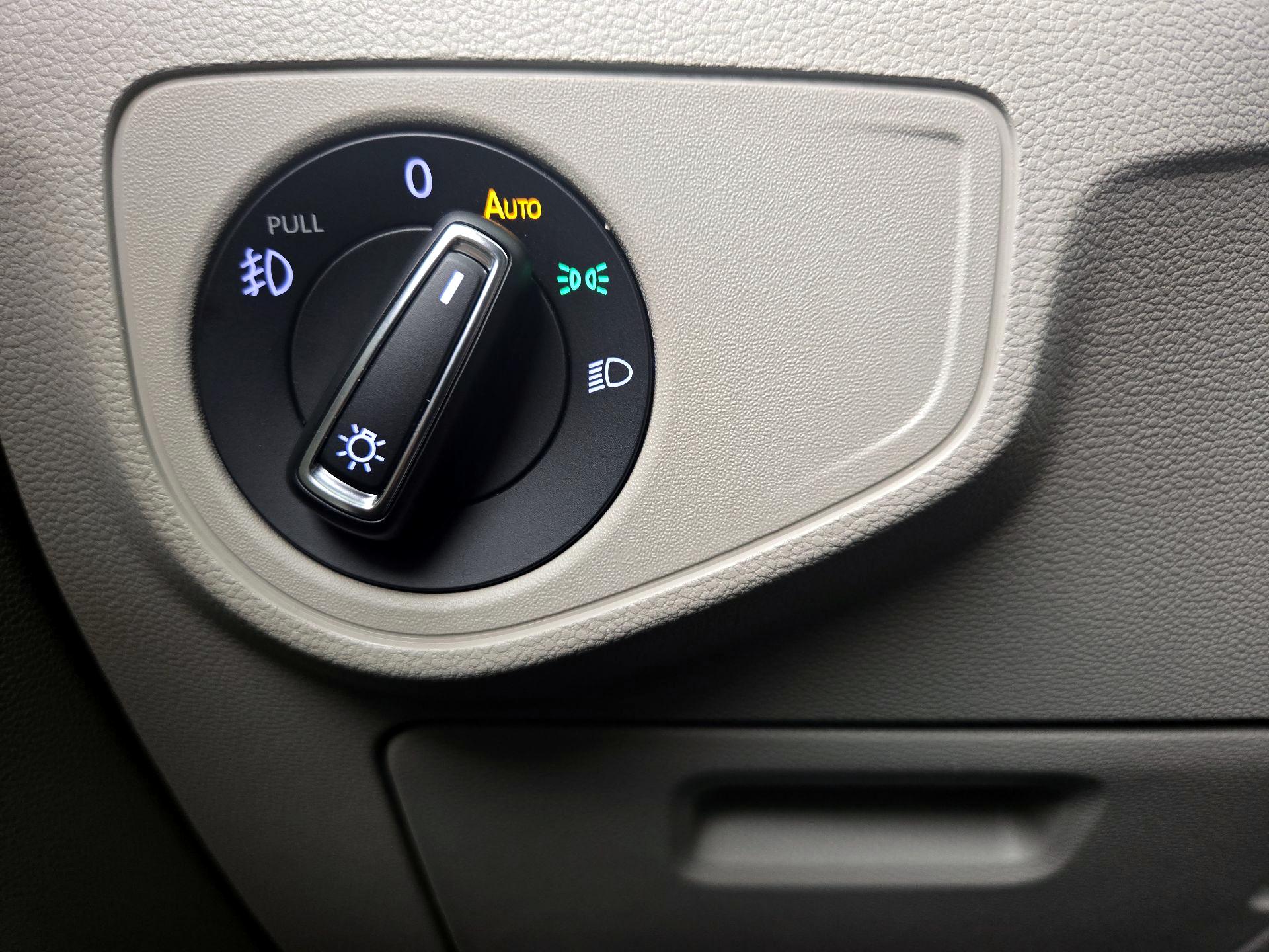 Thumbnail: 2018 Volkswagen Atlas - 13