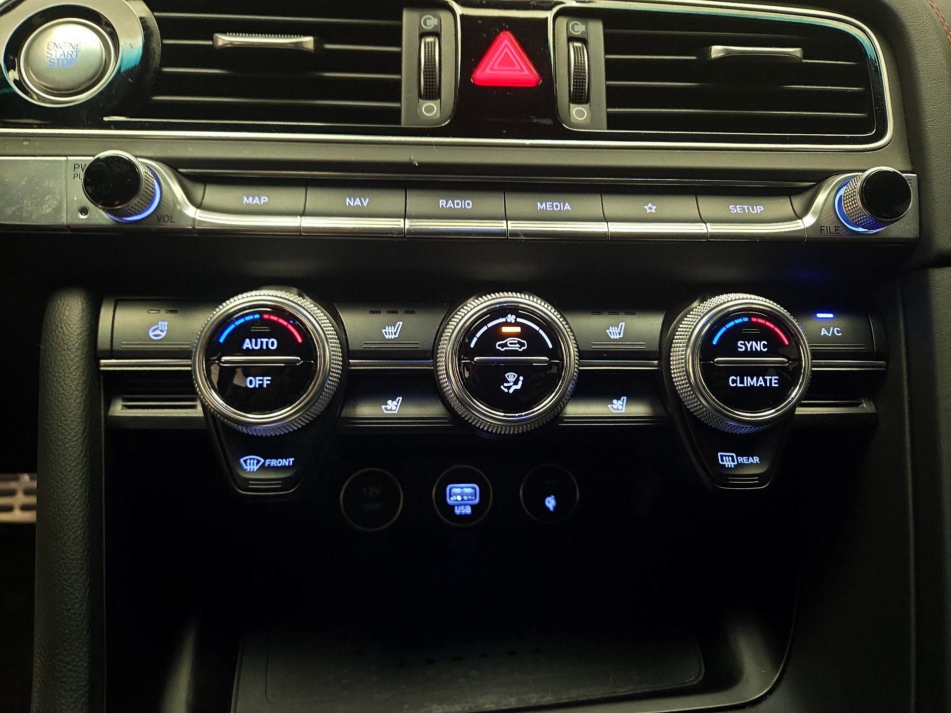 Thumbnail: 2023 Genesis G70 - 17