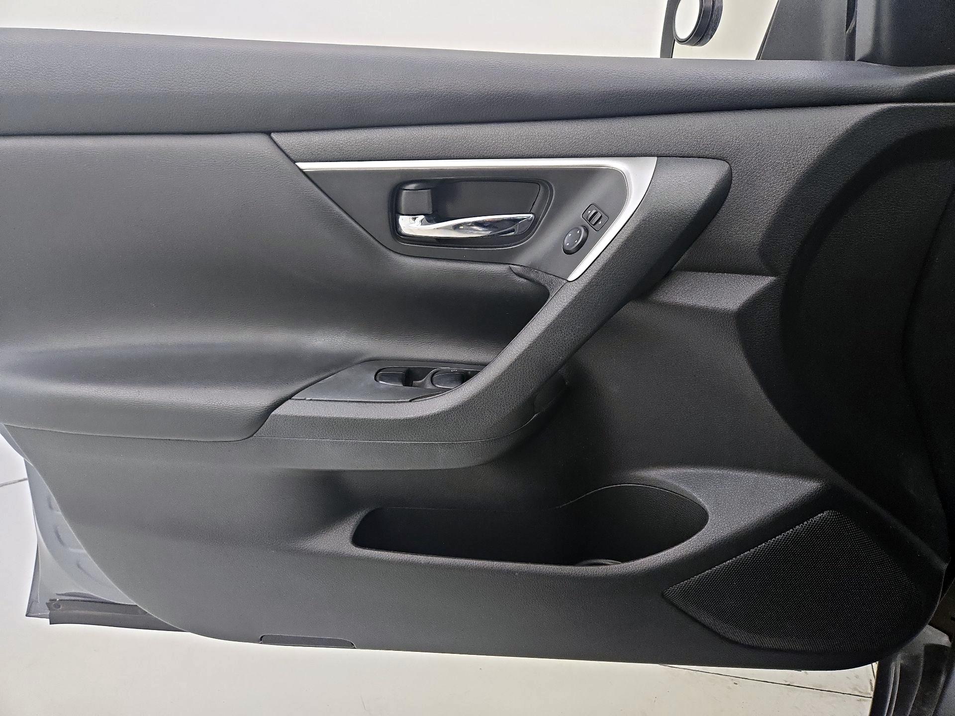 Thumbnail: 2018 Nissan Altima - 12