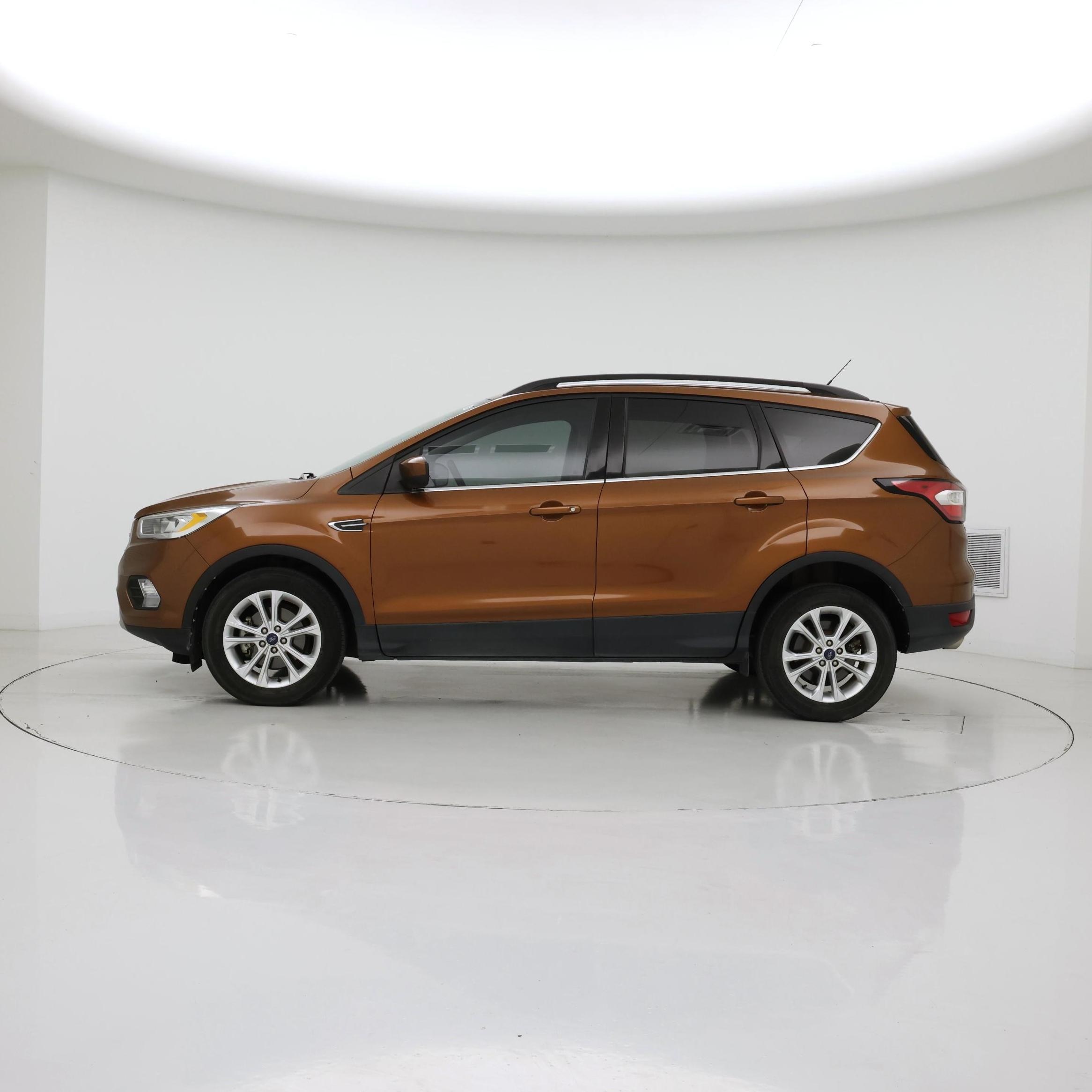Thumbnail: 2017 Ford Escape - 3