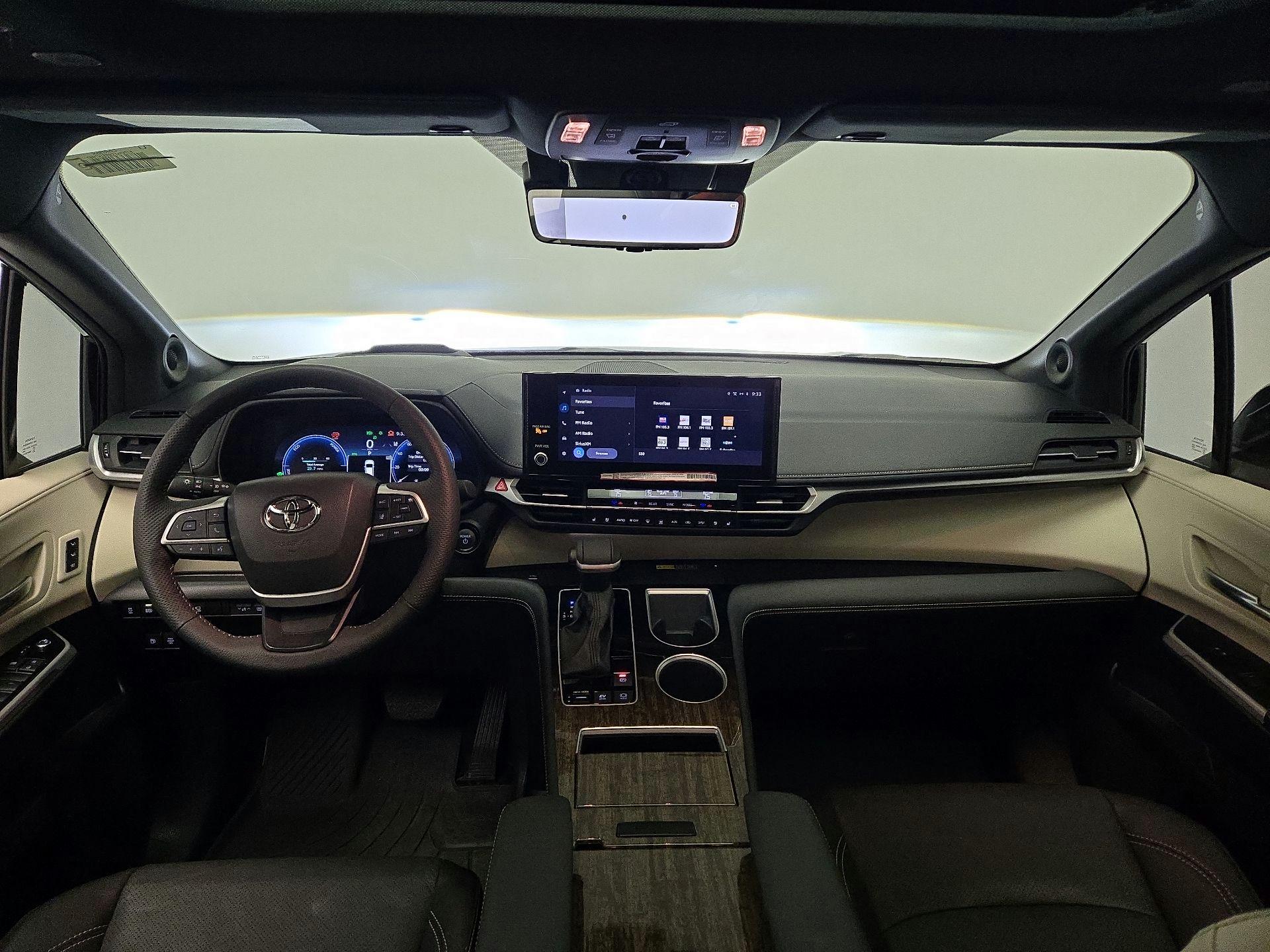 Thumbnail: 2025 Toyota Sienna - 9