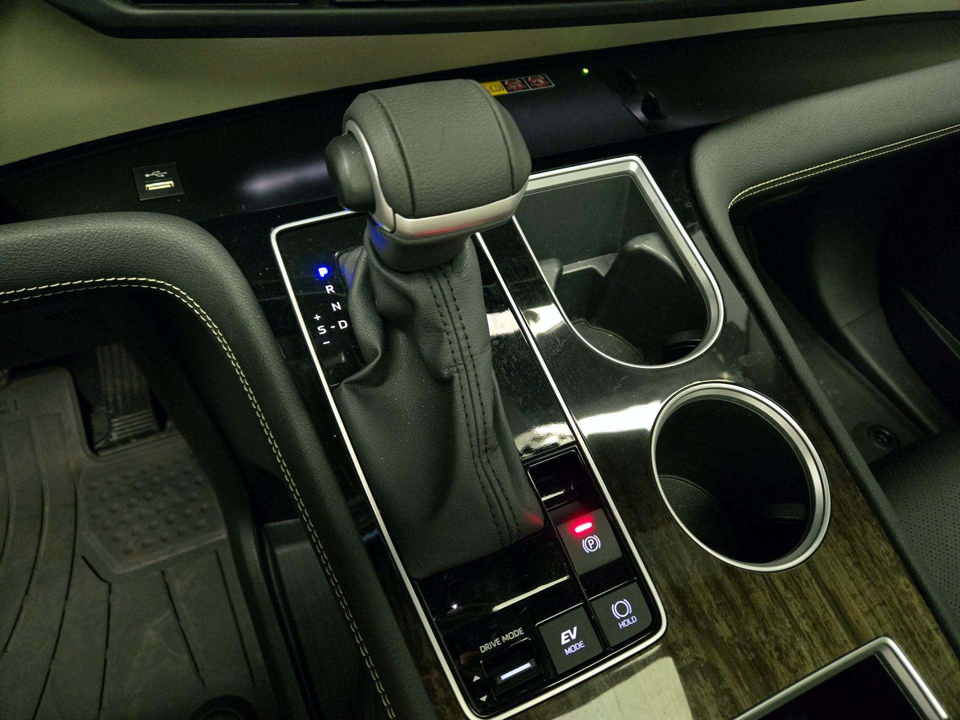 Thumbnail: 2025 Toyota Sienna - 17