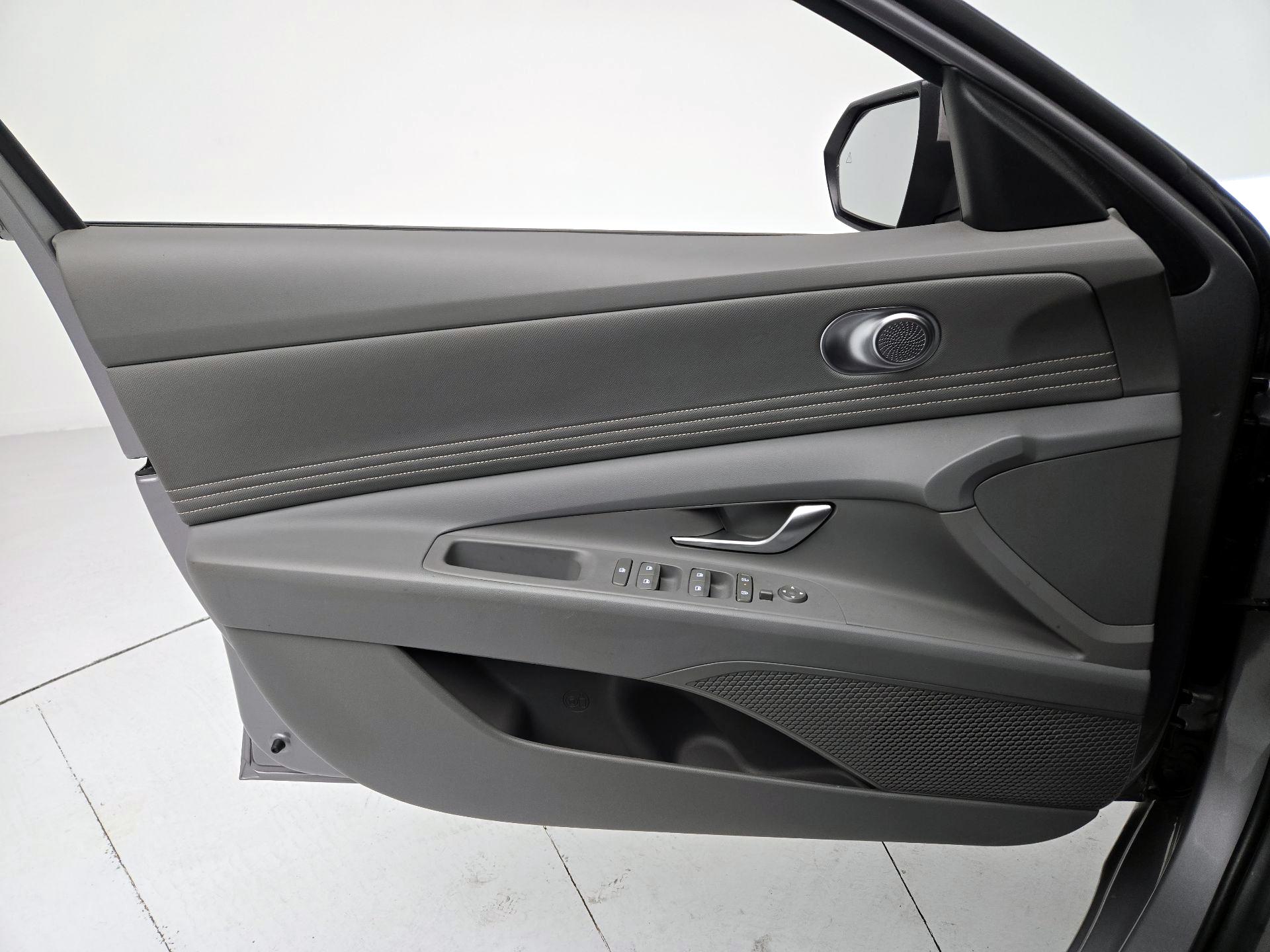 Thumbnail: 2025 Hyundai Elantra - 12