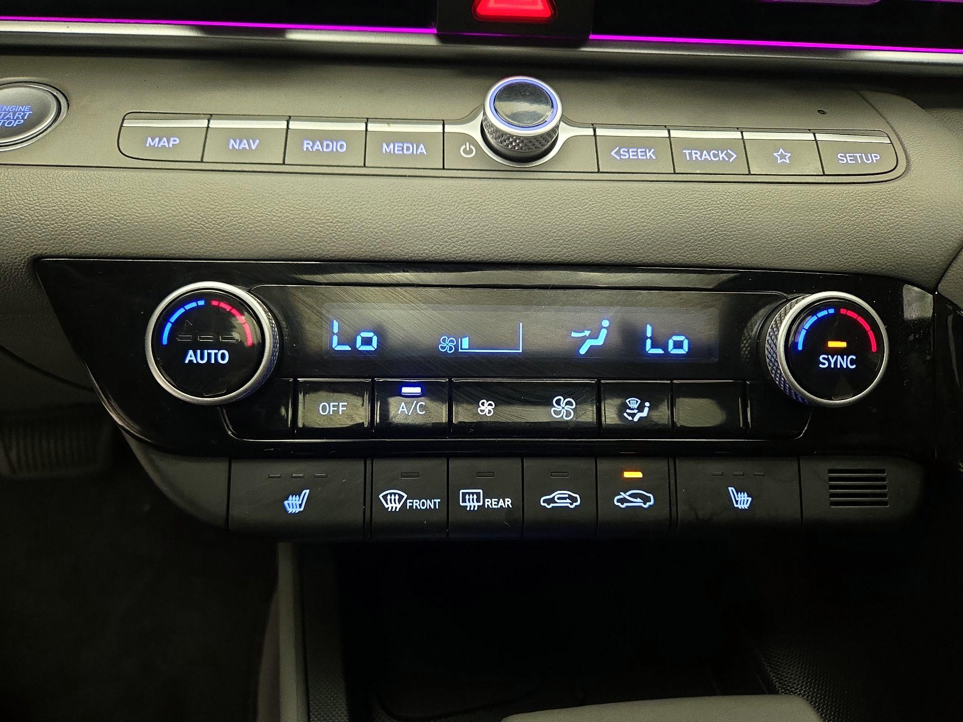 Thumbnail: 2025 Hyundai Elantra - 17