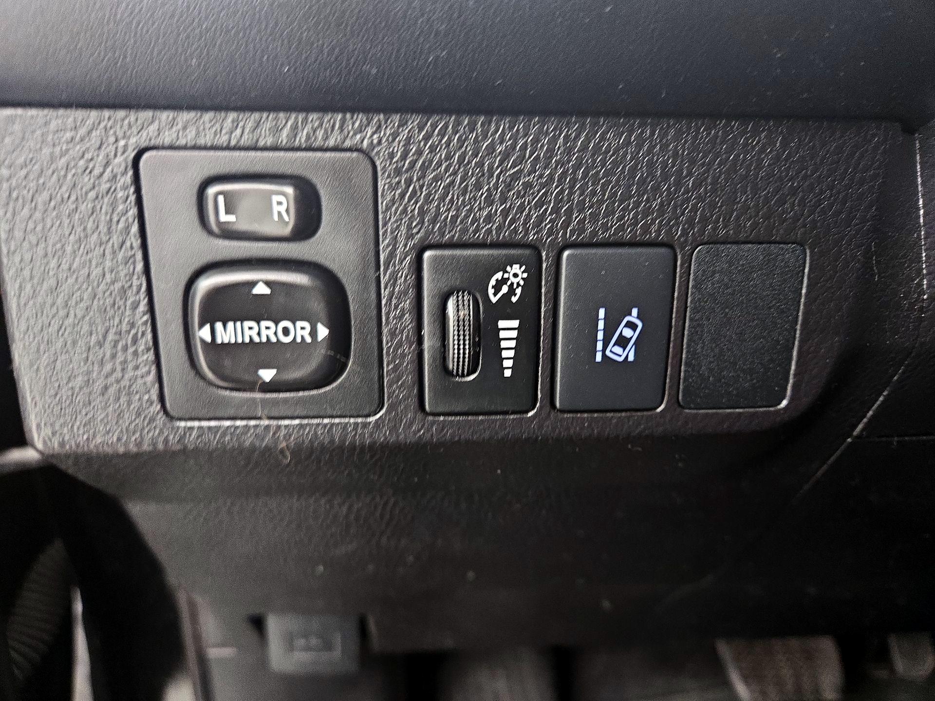 Thumbnail: 2017 Toyota RAV4 - 11