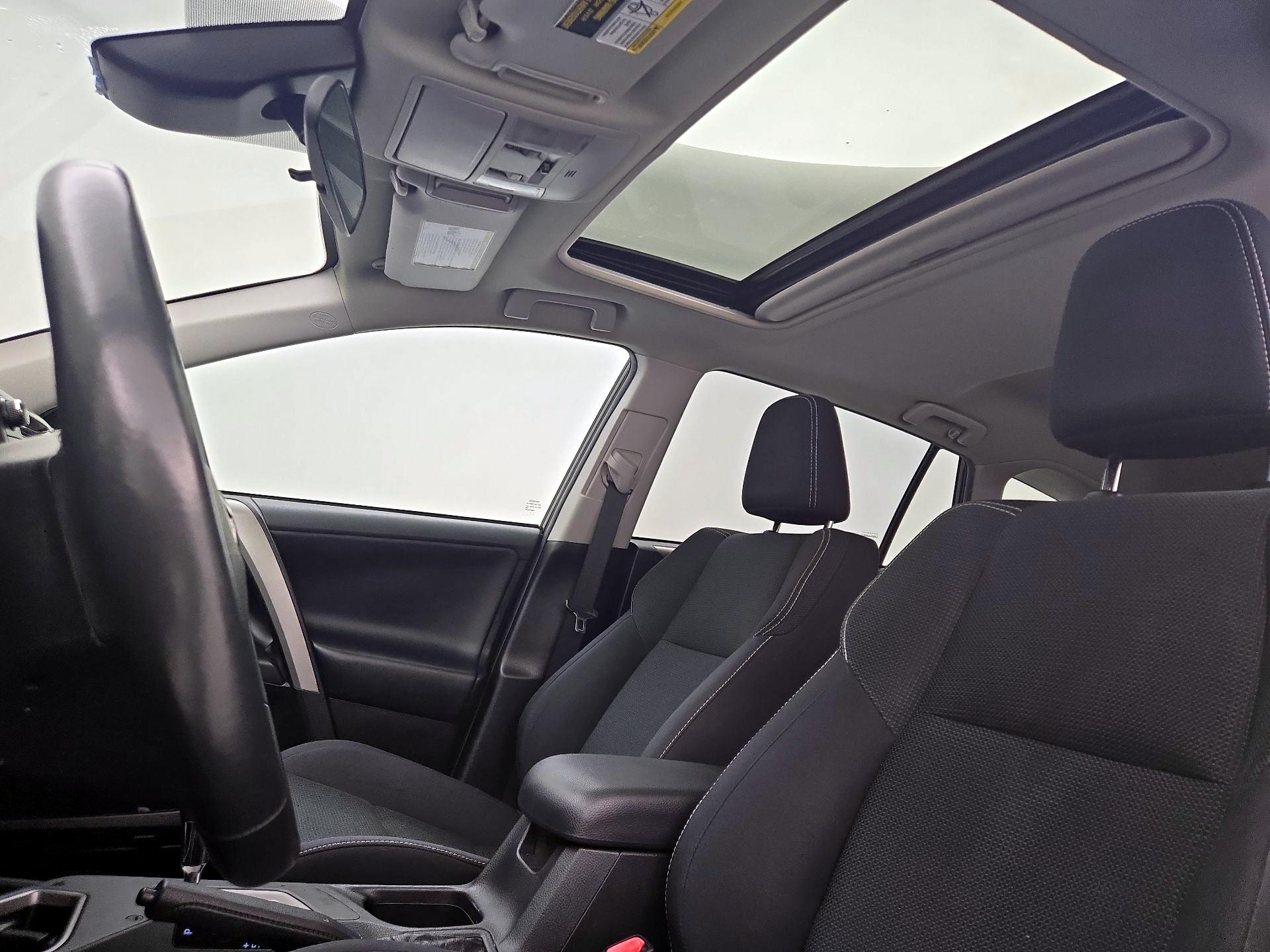 Thumbnail: 2017 Toyota RAV4 - 18