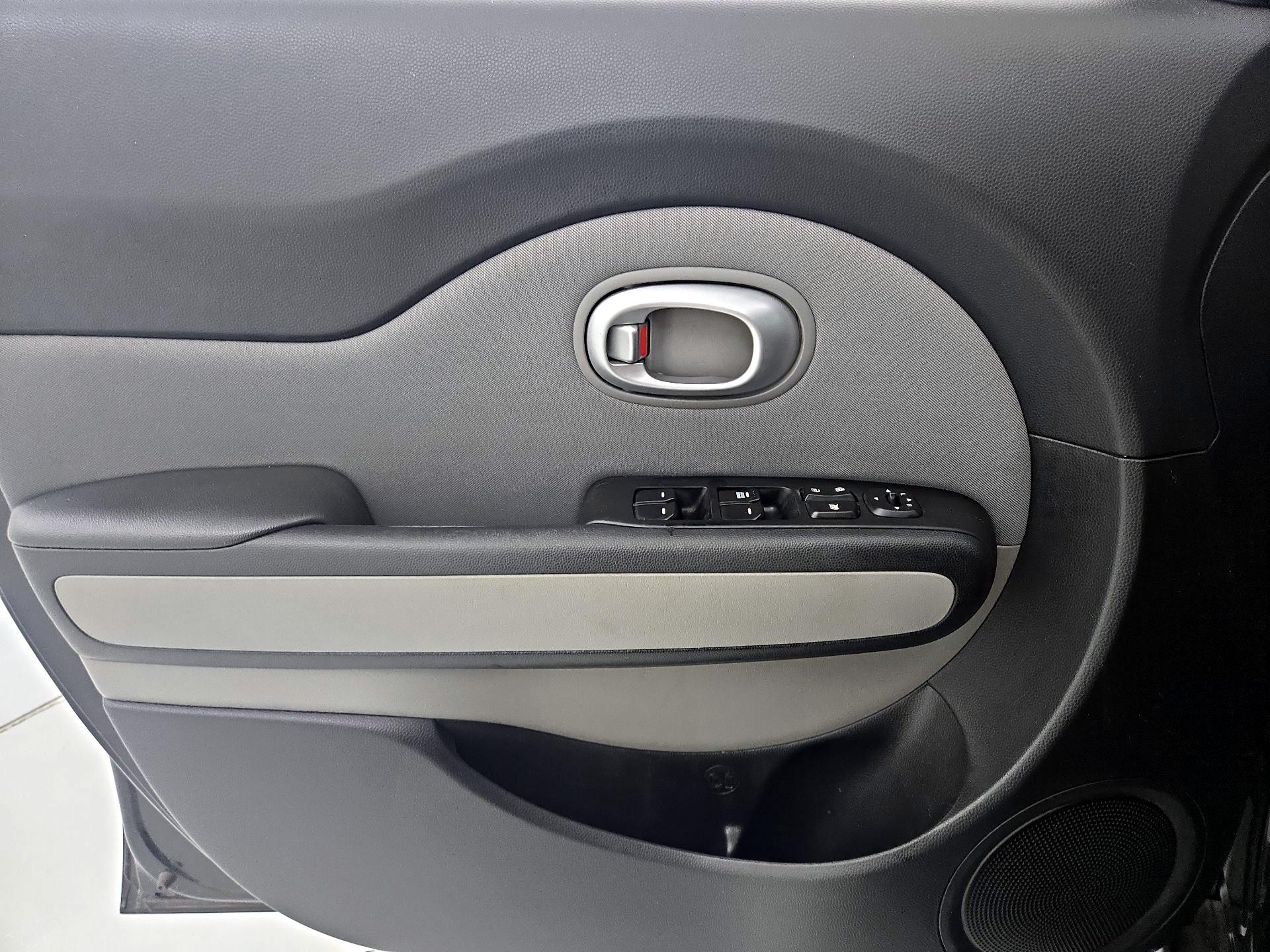 Thumbnail: 2016 Kia Soul - 12