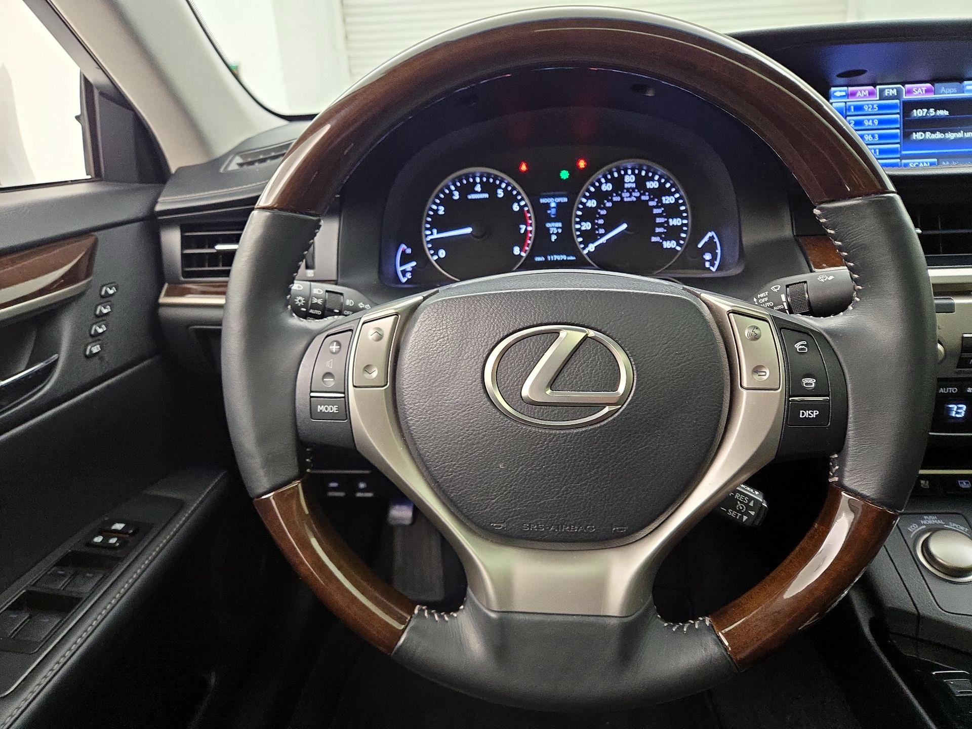Thumbnail: 2014 Lexus ES - 10
