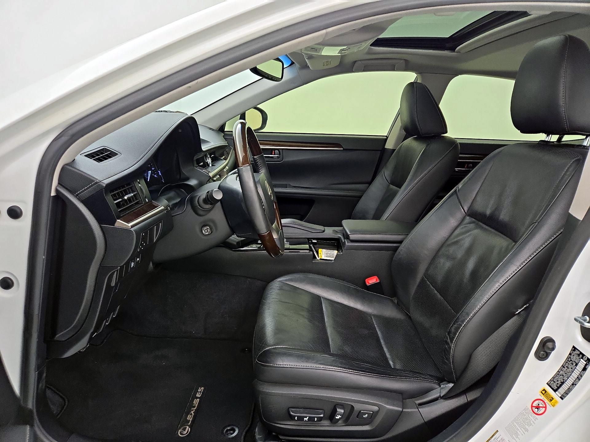 Thumbnail: 2014 Lexus ES - 11