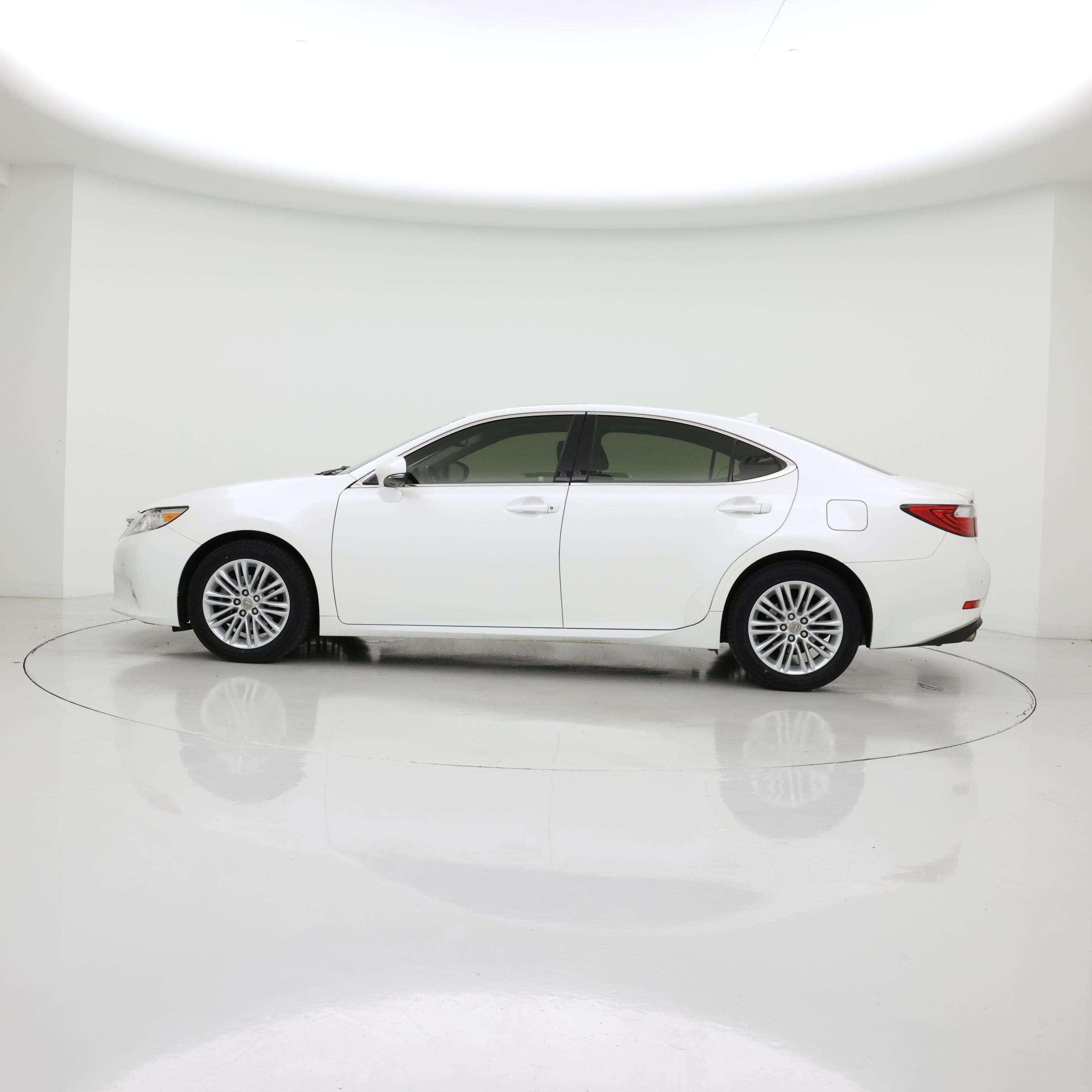 Thumbnail: 2014 Lexus ES - 3