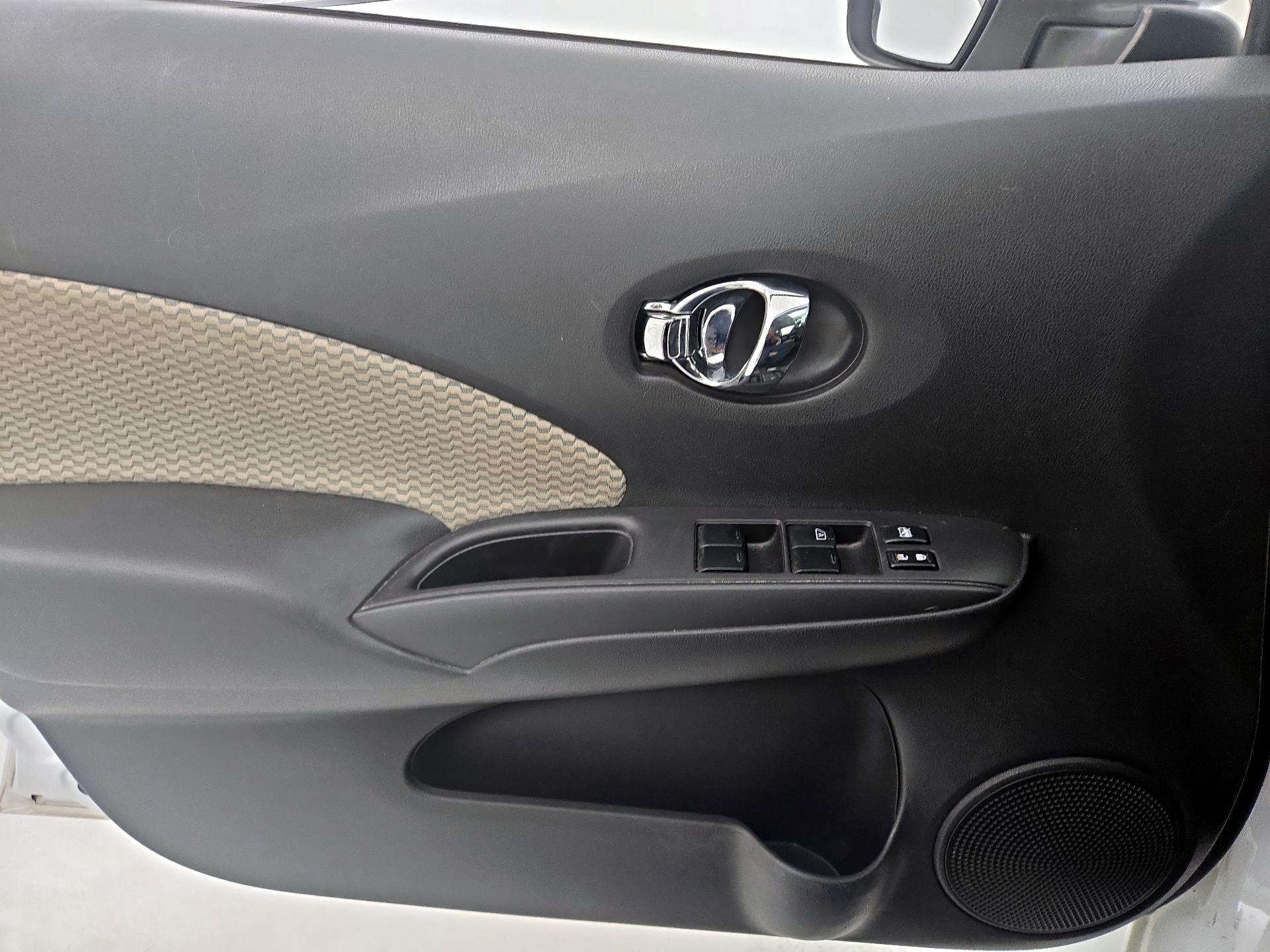 Thumbnail: 2014 Nissan Versa Note - 12