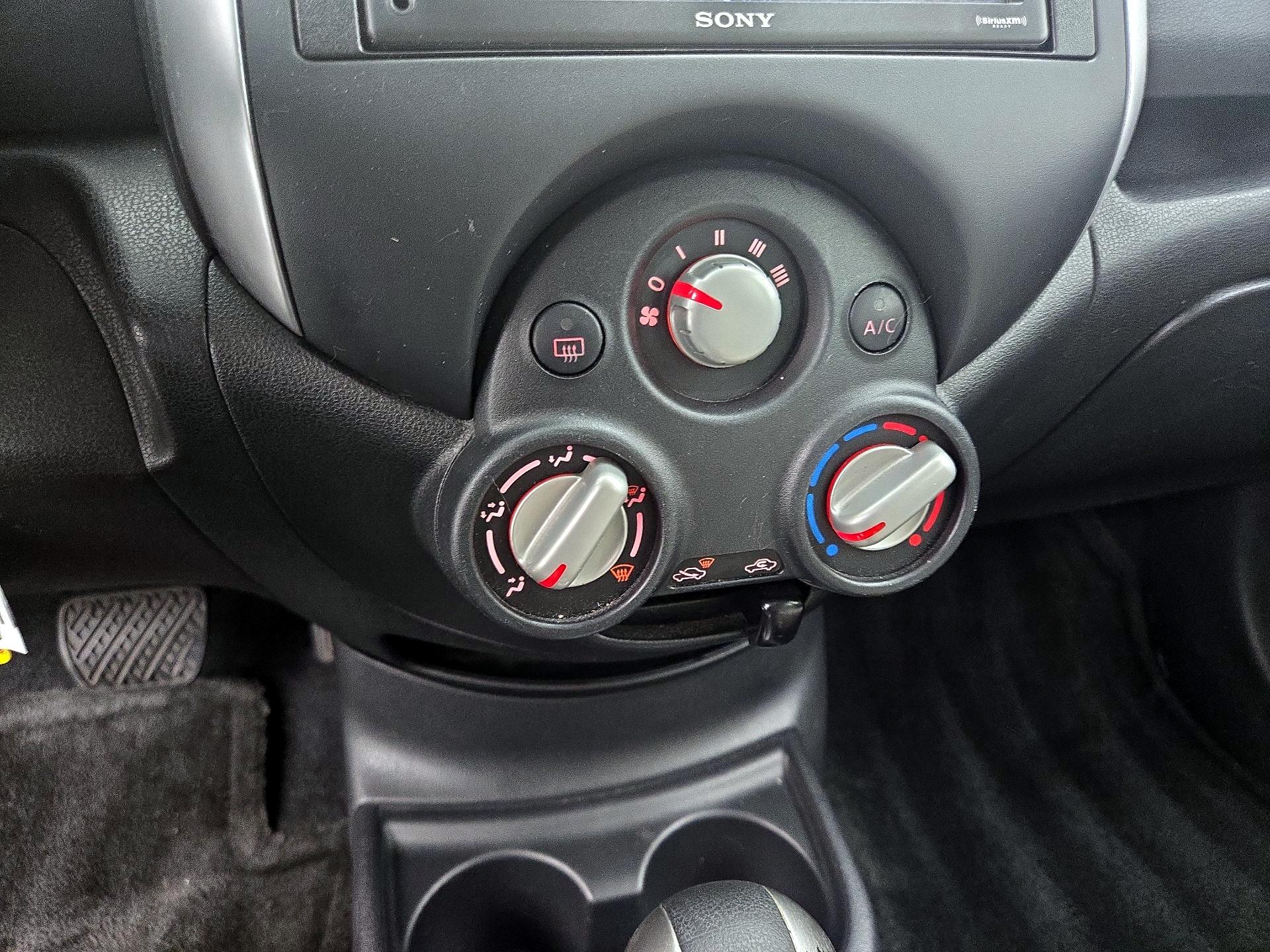 Thumbnail: 2014 Nissan Versa Note - 16