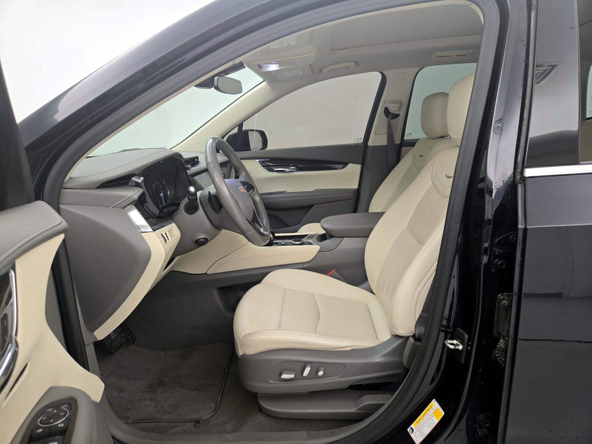 Thumbnail: 2021 Cadillac XT6 - 11