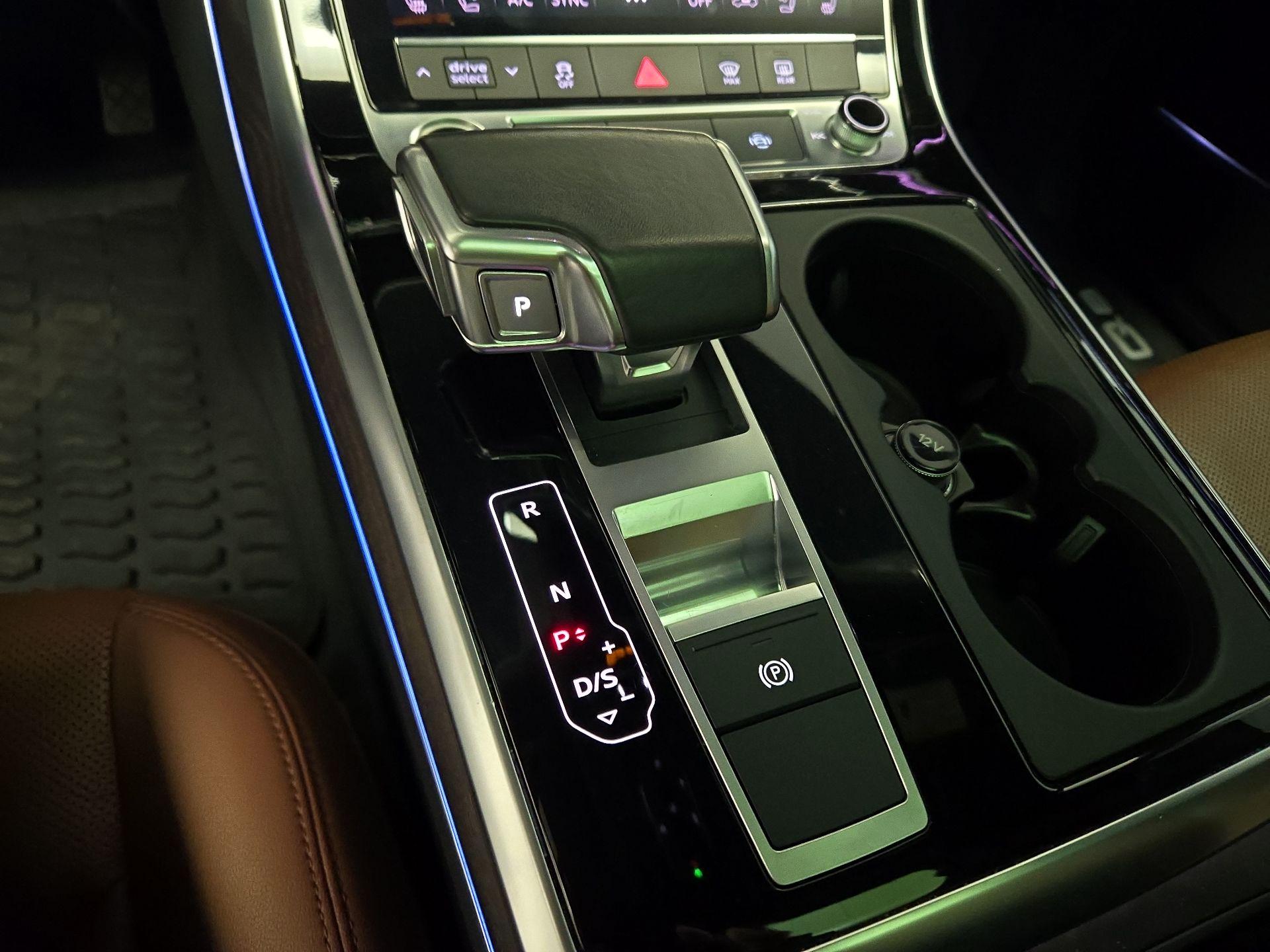 Thumbnail: 2021 Audi Q8 - 18