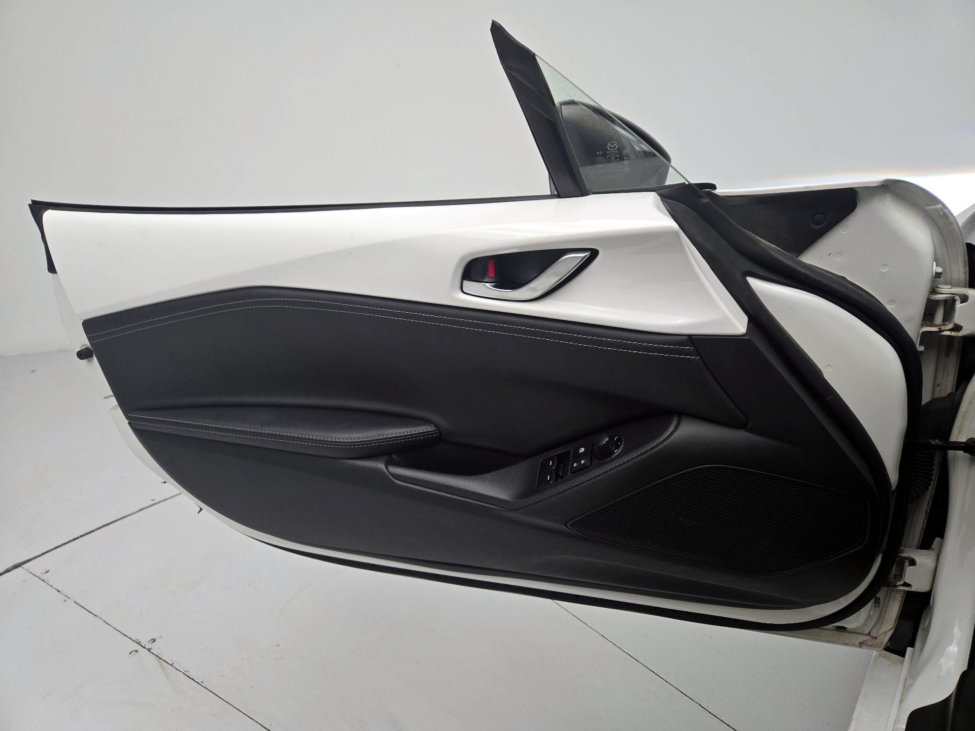 Thumbnail: 2020 Mazda MX-5 Miata - 12