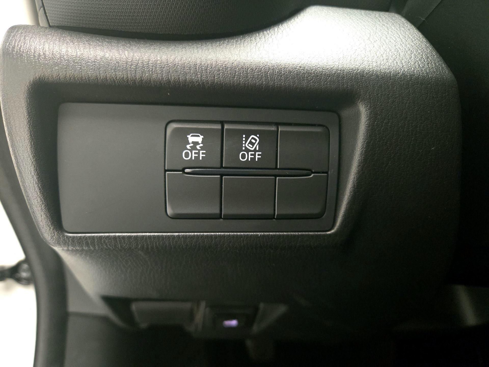 Thumbnail: 2020 Mazda MX-5 Miata - 13