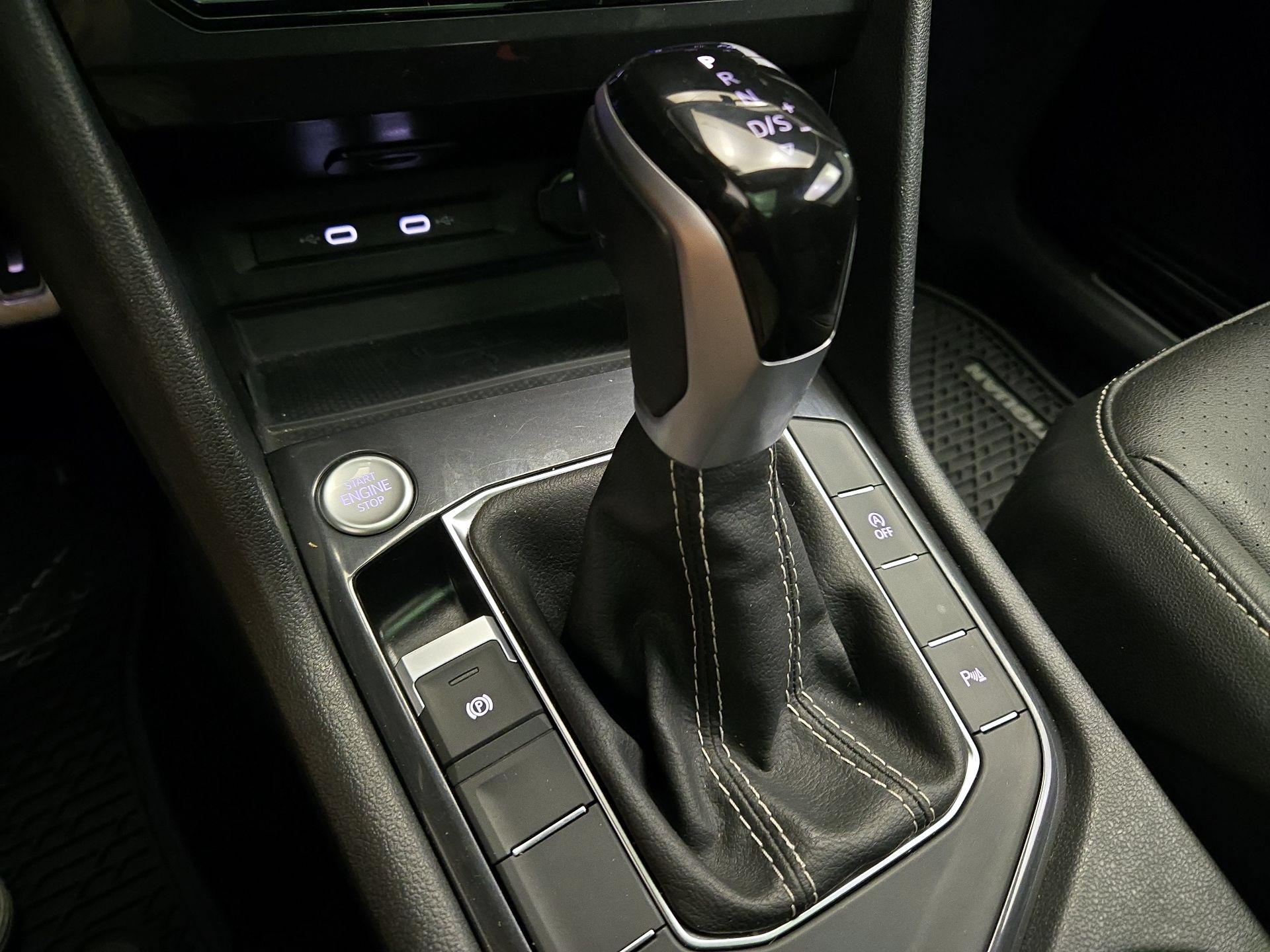 Thumbnail: 2024 Volkswagen Tiguan - 17