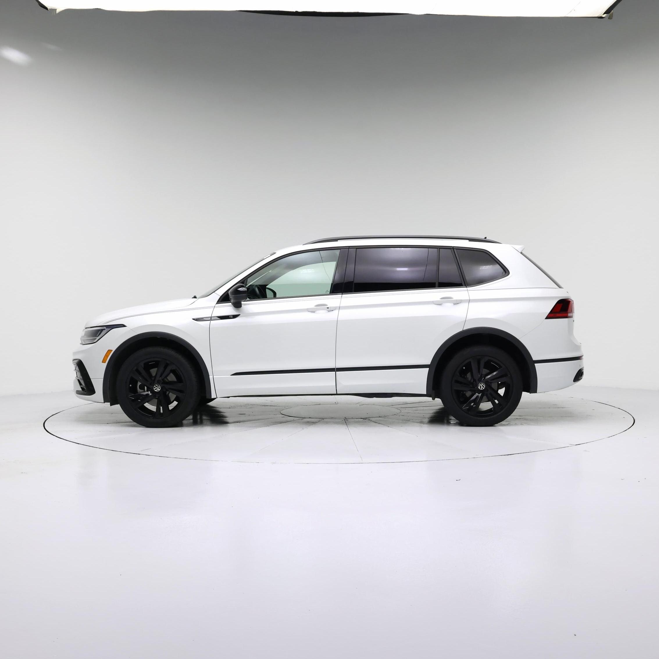 Thumbnail: 2024 Volkswagen Tiguan - 3