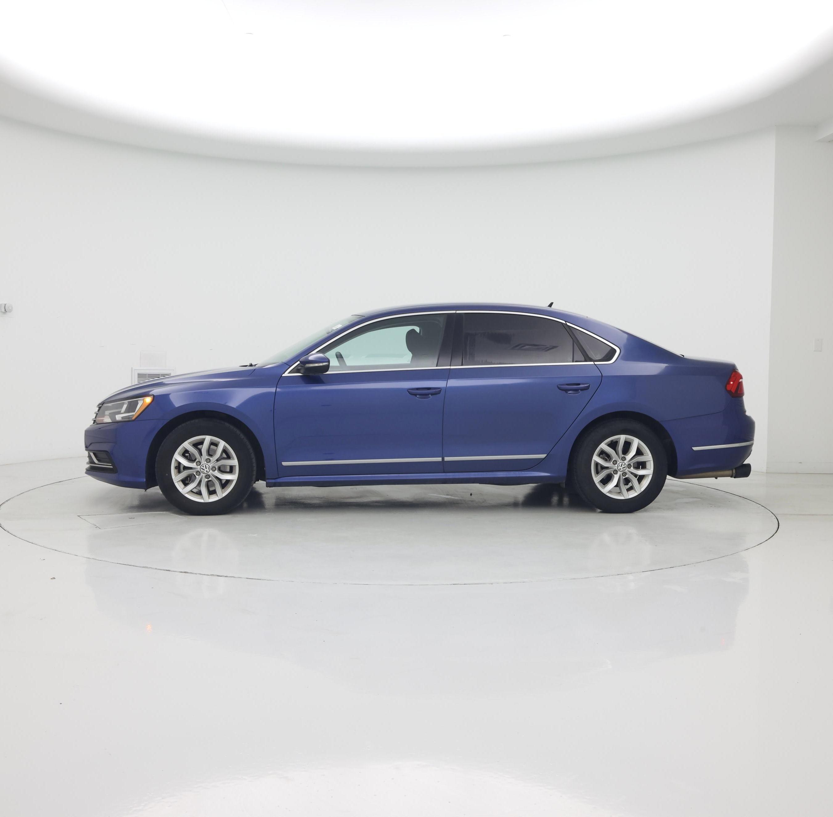 Thumbnail: 2017 Volkswagen Passat - 3