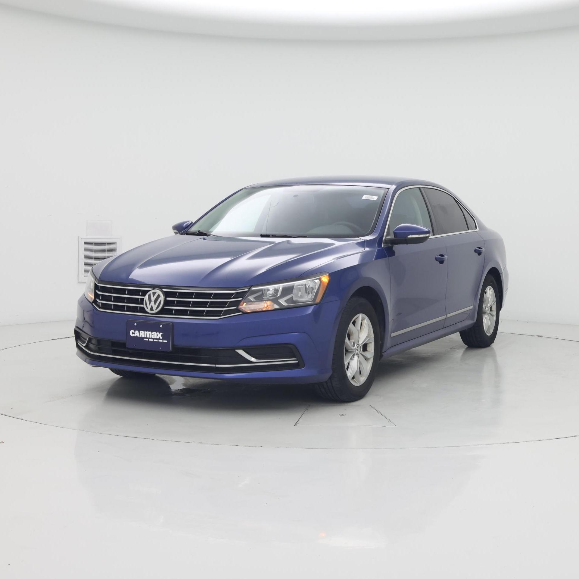 Thumbnail: 2017 Volkswagen Passat - 4