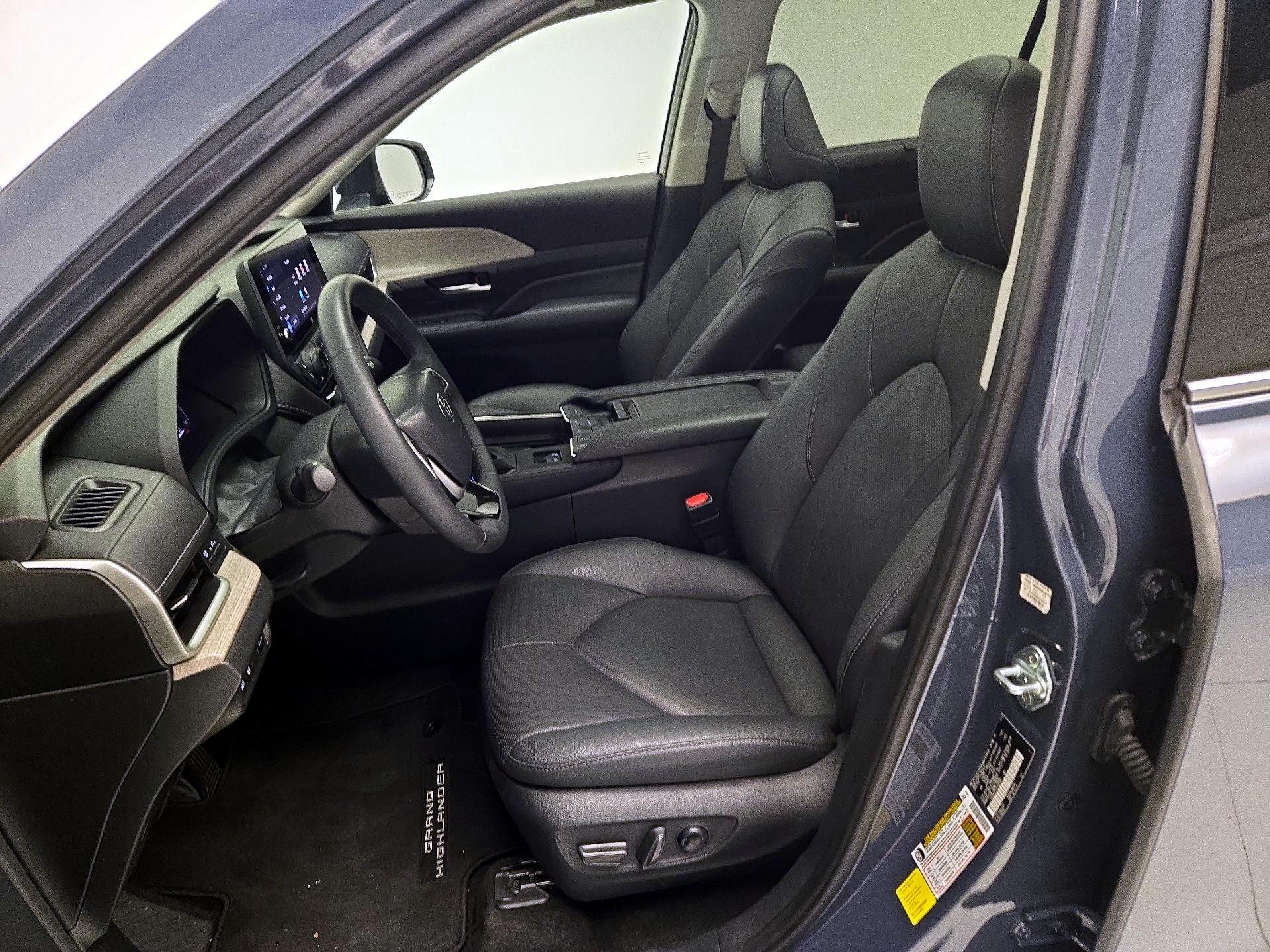 Thumbnail: 2024 Toyota Grand Highlander - 11