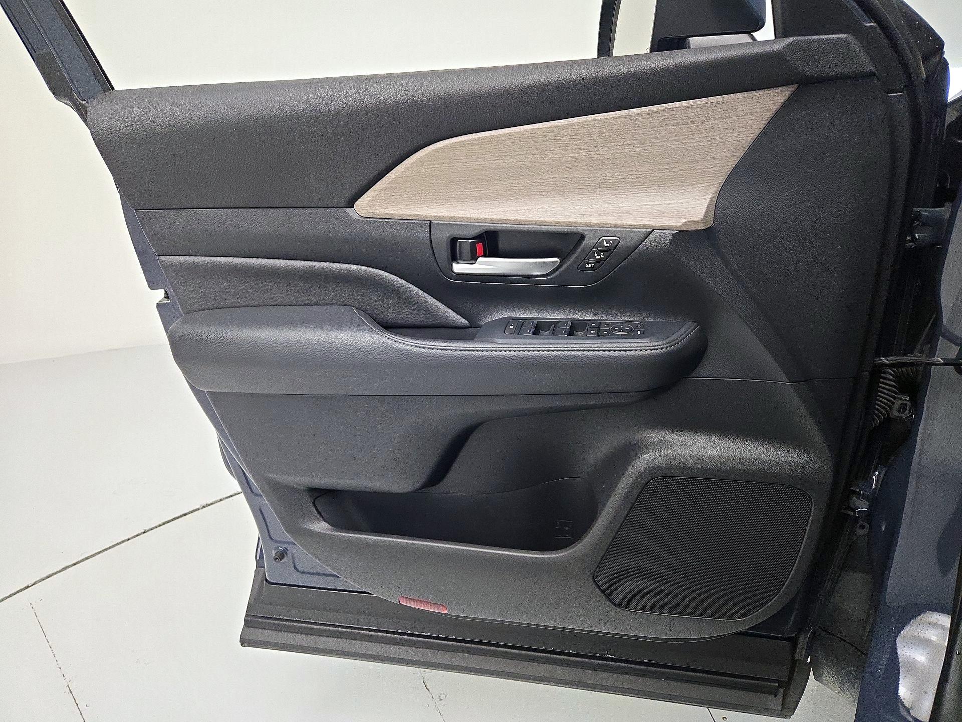 Thumbnail: 2024 Toyota Grand Highlander - 12