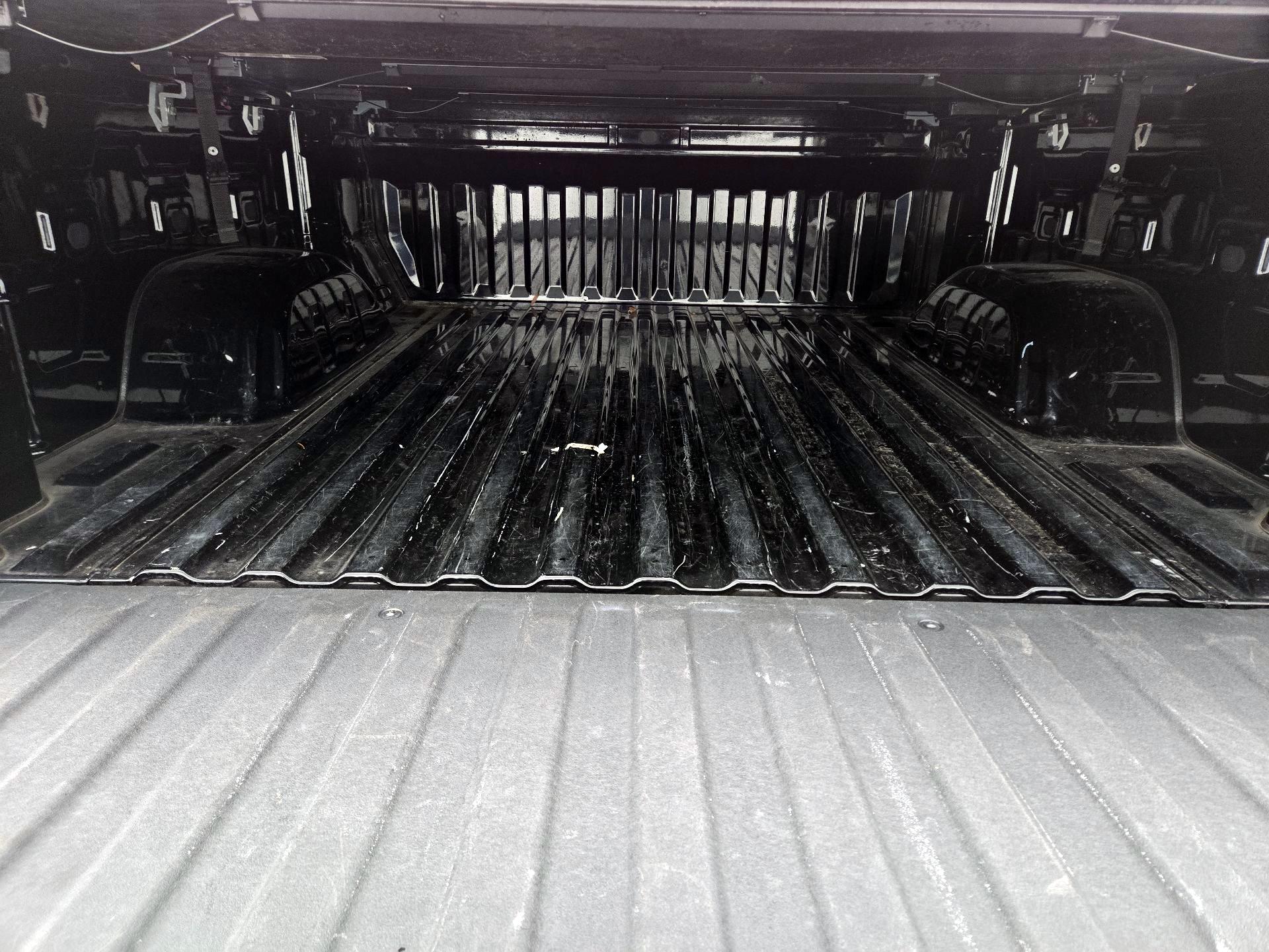 Thumbnail: 2019 Chevrolet Silverado 1500 - 20