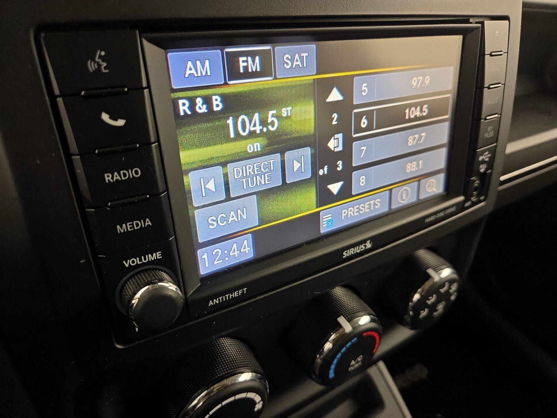 Thumbnail: 2016 Jeep Patriot - 14