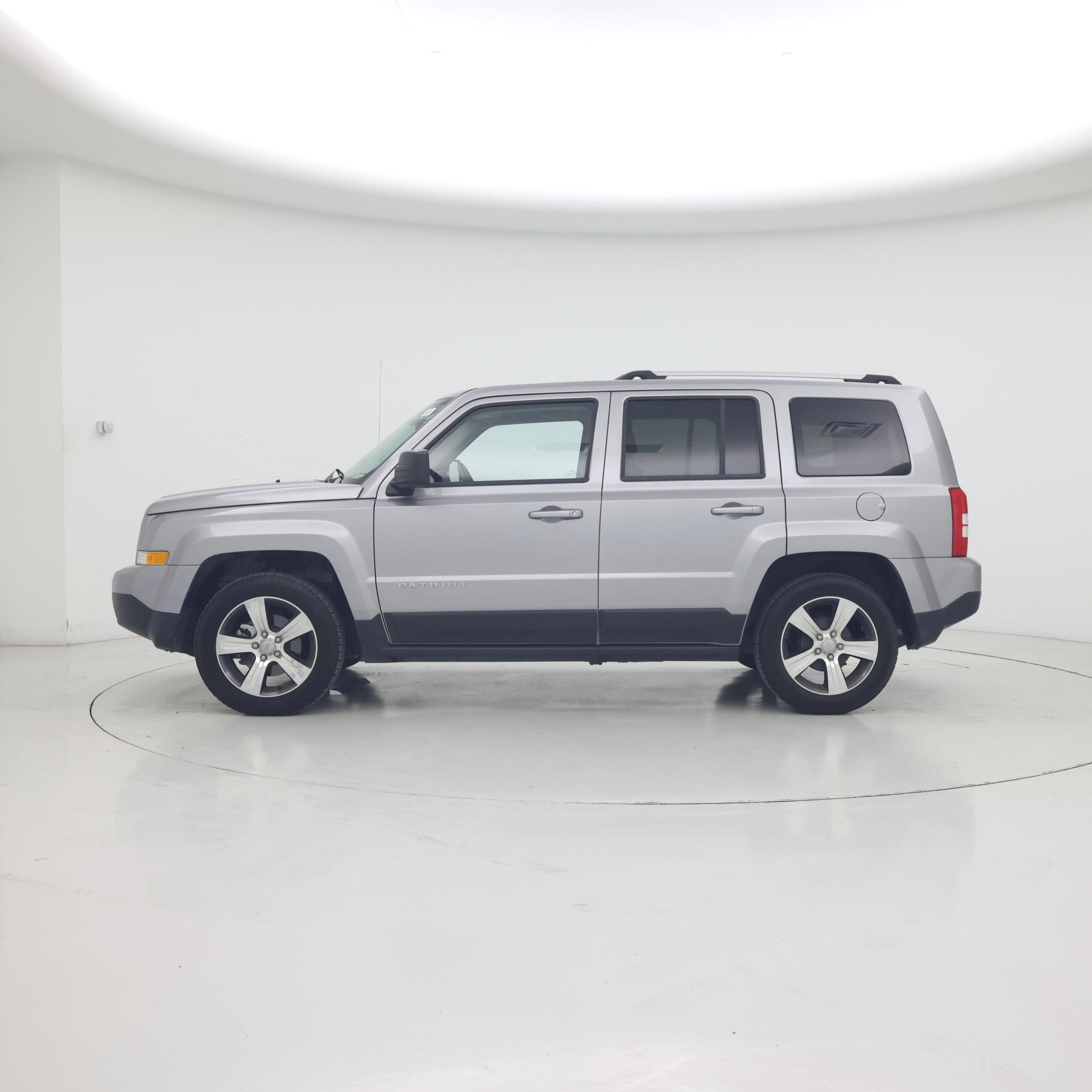 Thumbnail: 2016 Jeep Patriot - 3