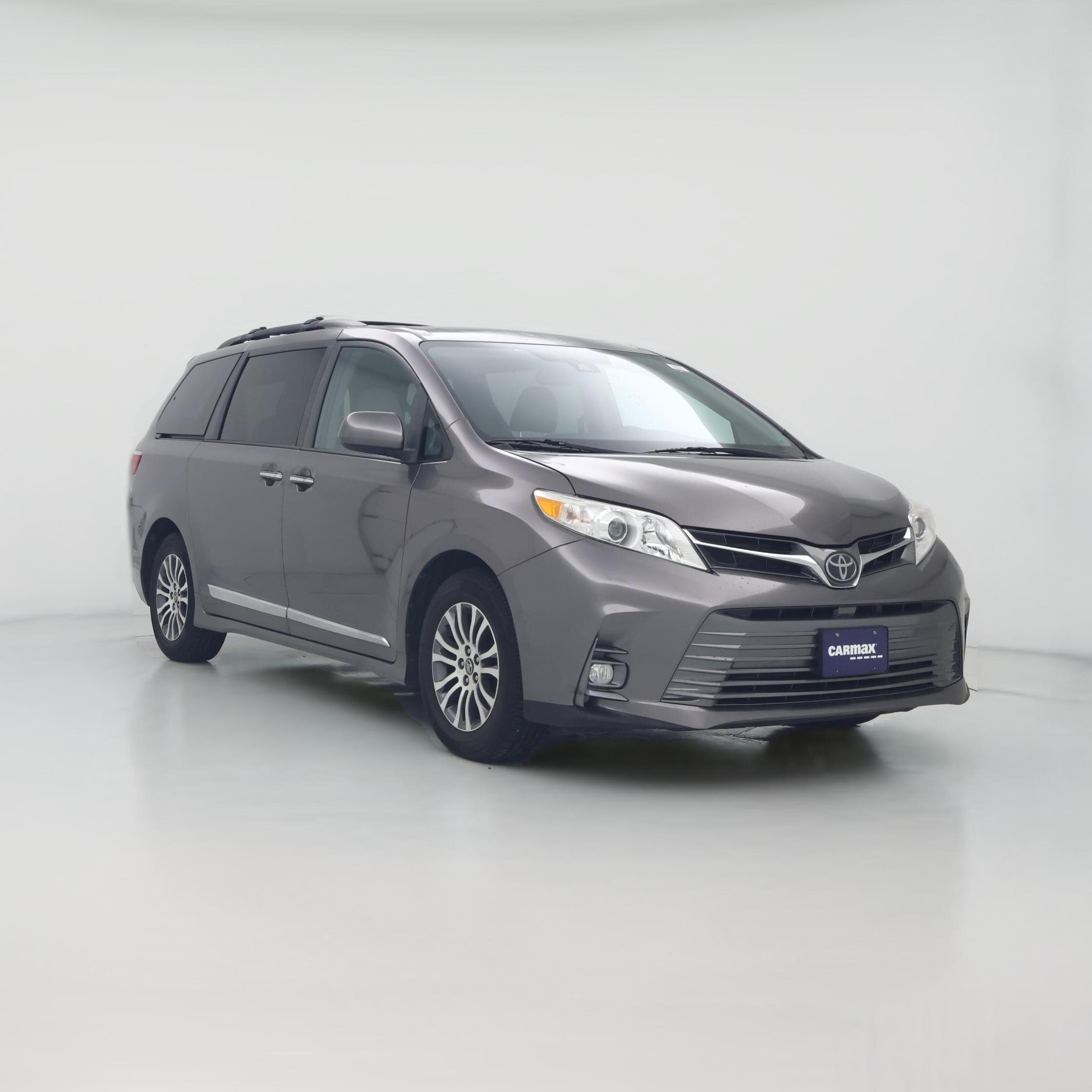 Thumbnail: 2019 Toyota Sienna - 1