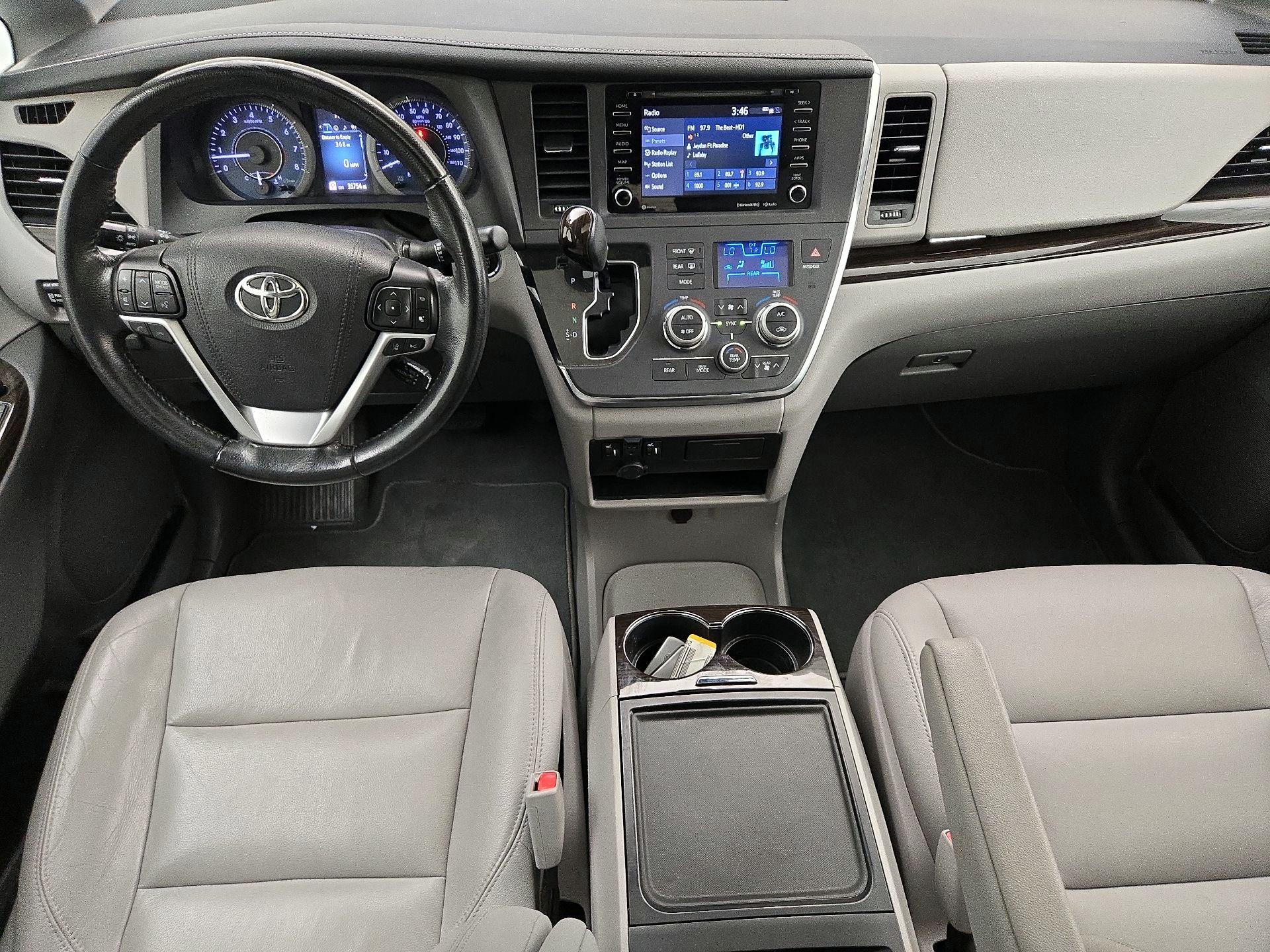 Thumbnail: 2019 Toyota Sienna - 9