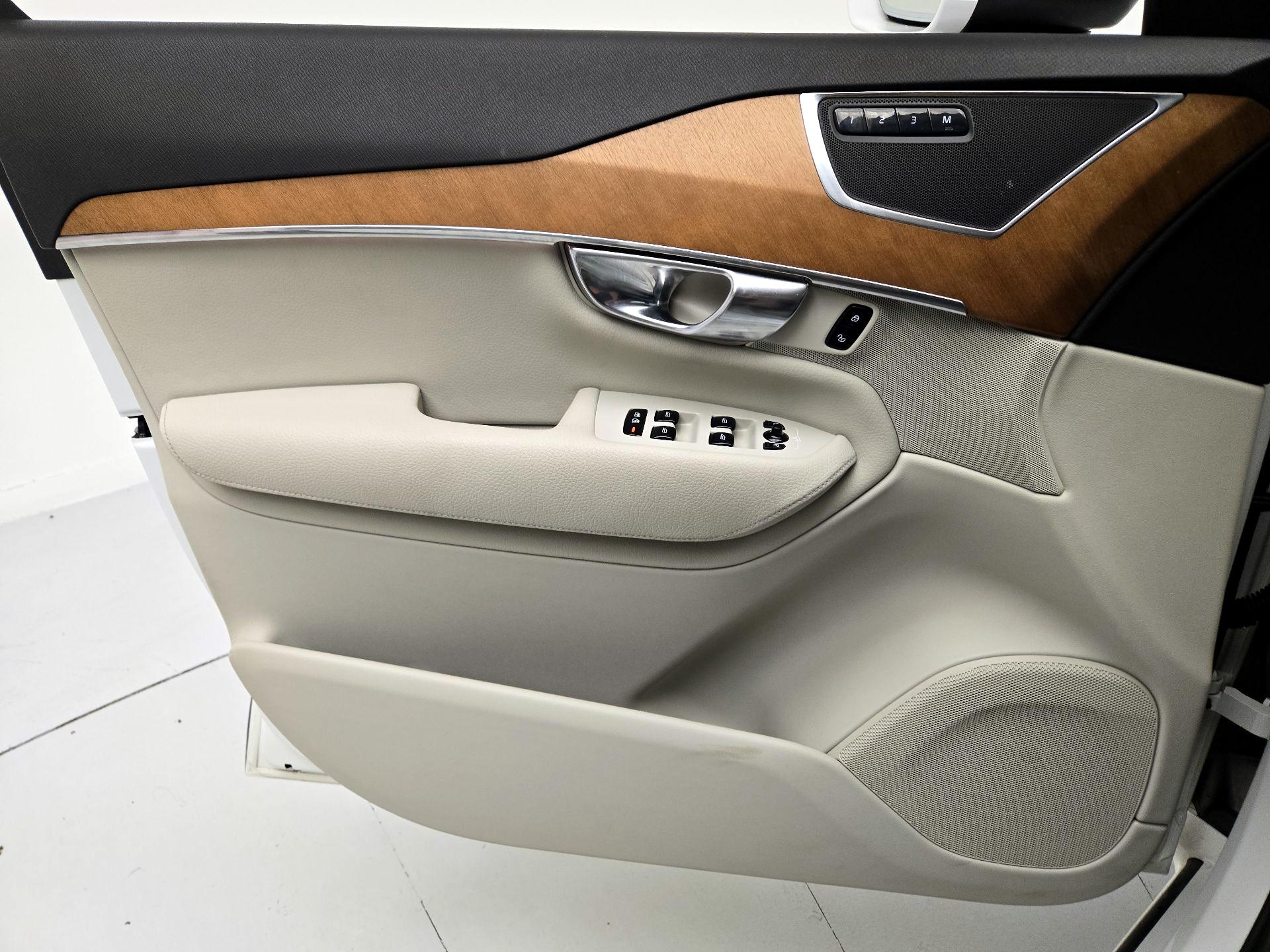 Thumbnail: 2021 Volvo XC90 - 12