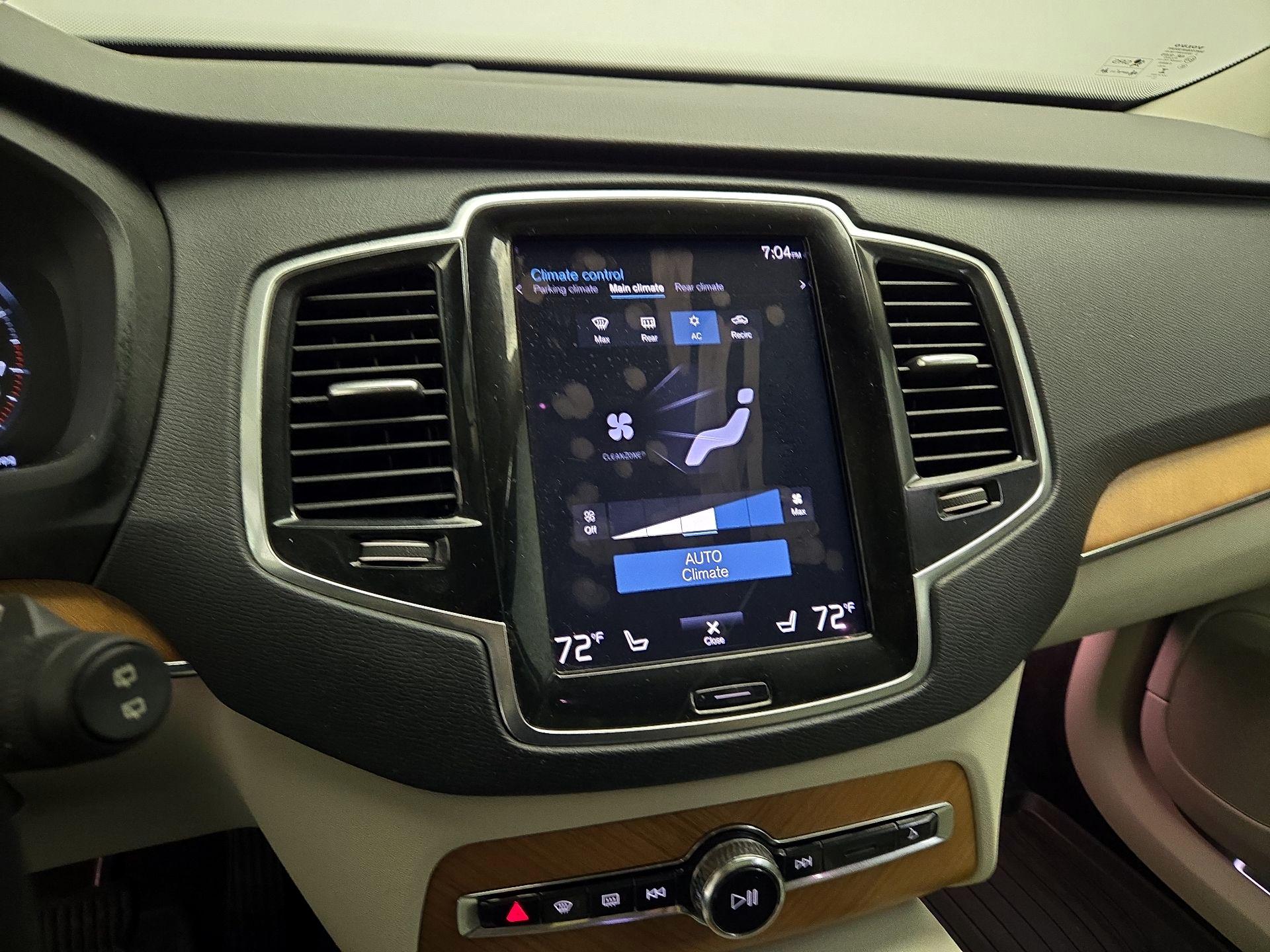 Thumbnail: 2021 Volvo XC90 - 17