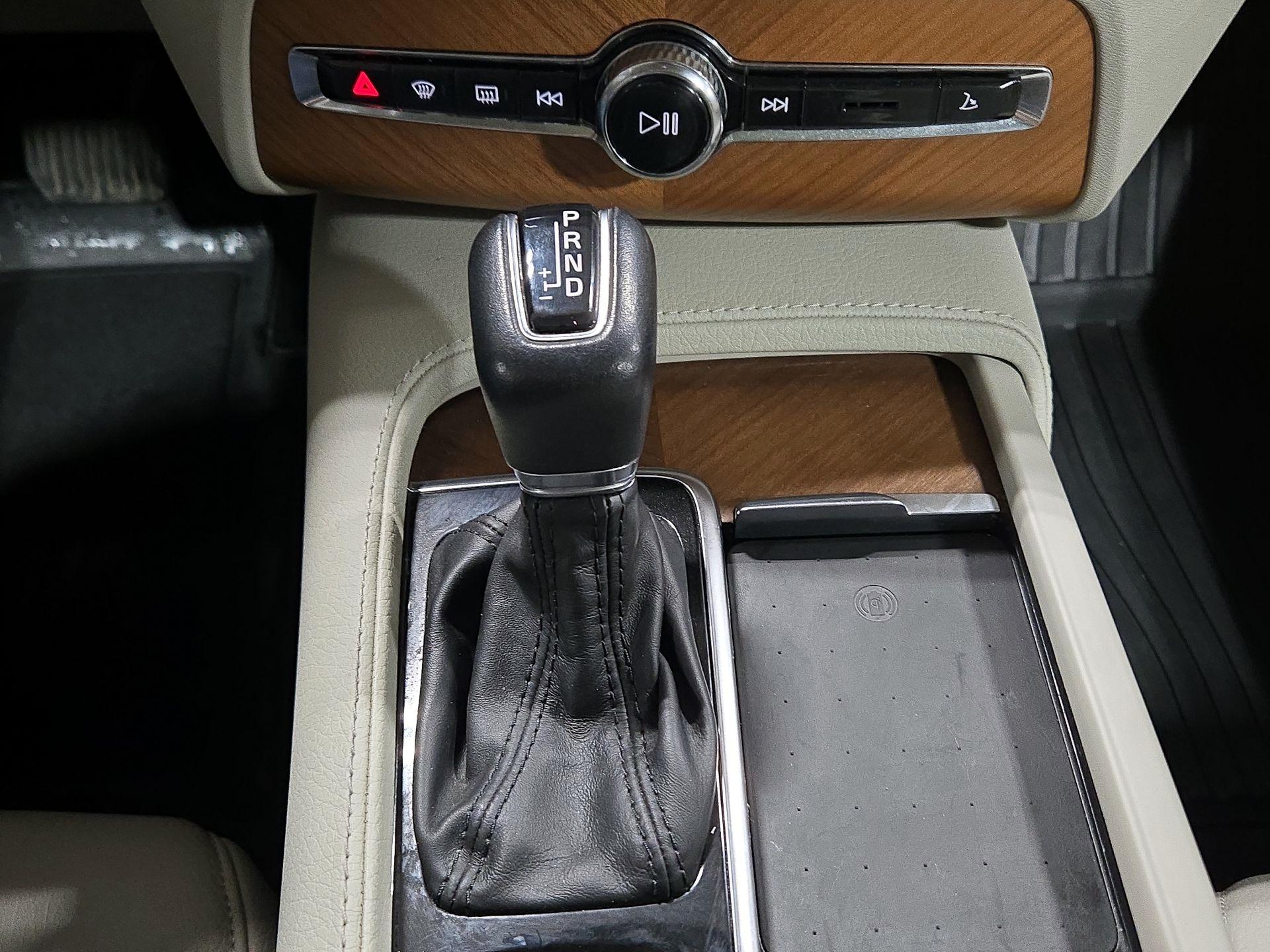 Thumbnail: 2021 Volvo XC90 - 18