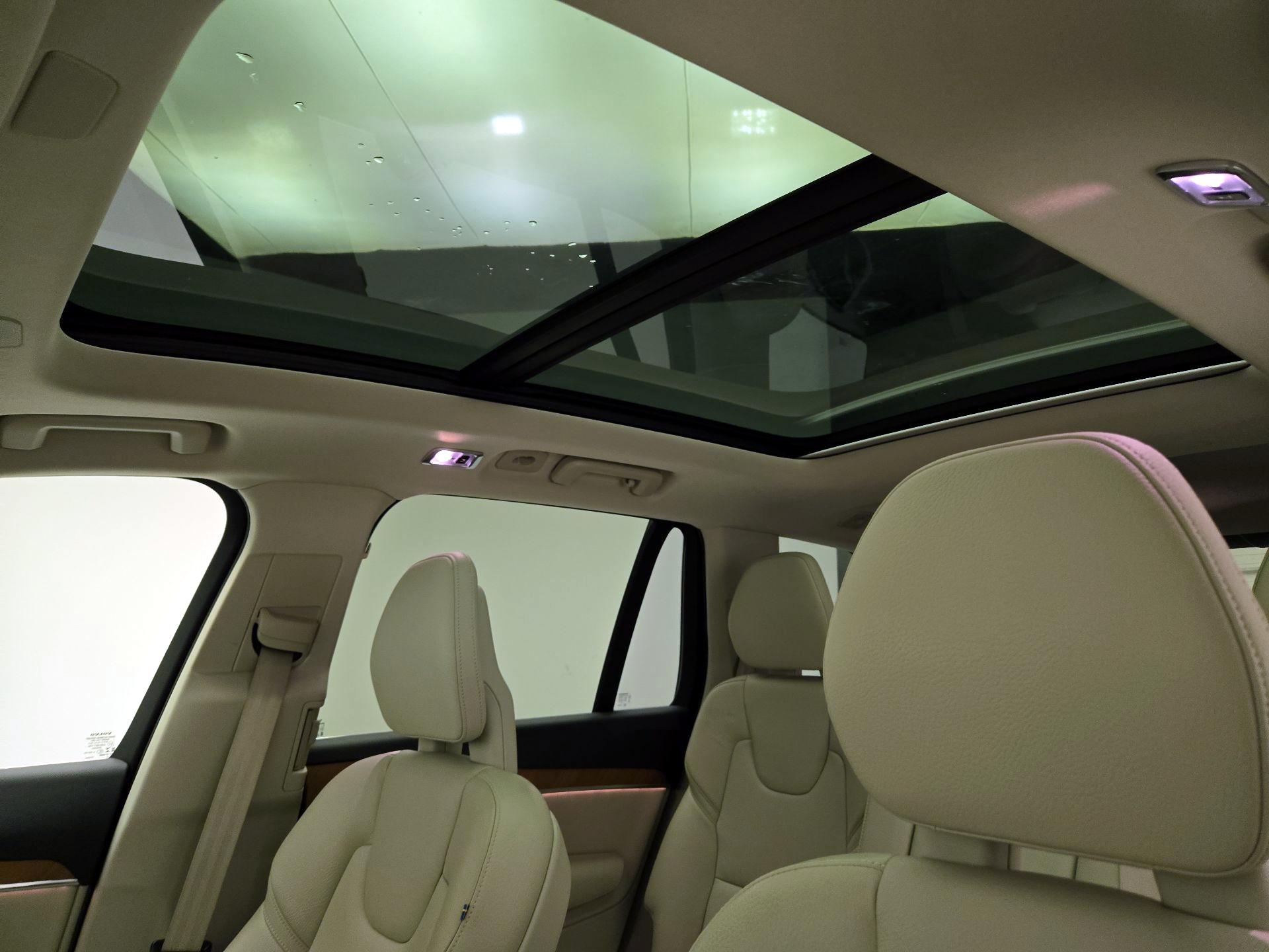Thumbnail: 2021 Volvo XC90 - 20
