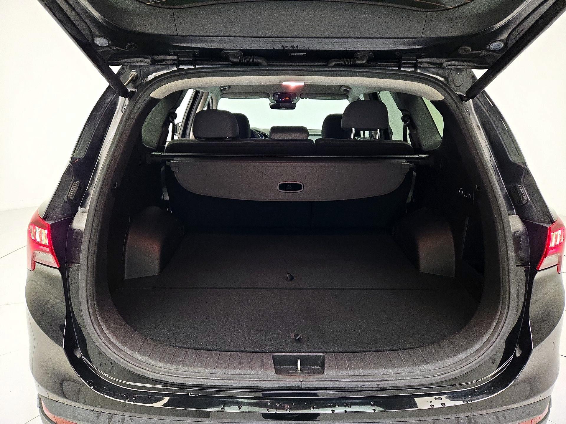 Thumbnail: 2022 Hyundai Santa Fe - 20