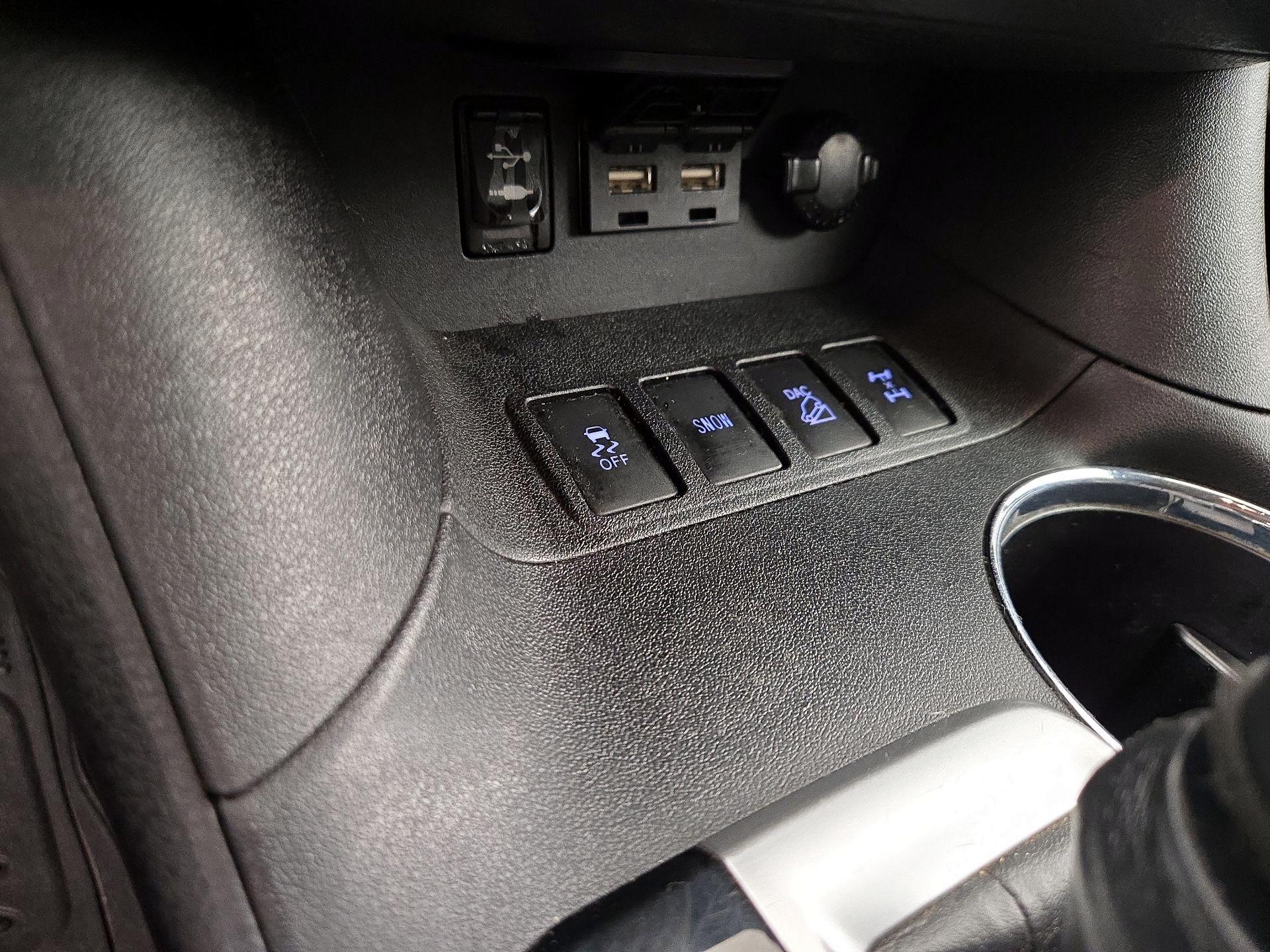 Thumbnail: 2019 Toyota Highlander - 18
