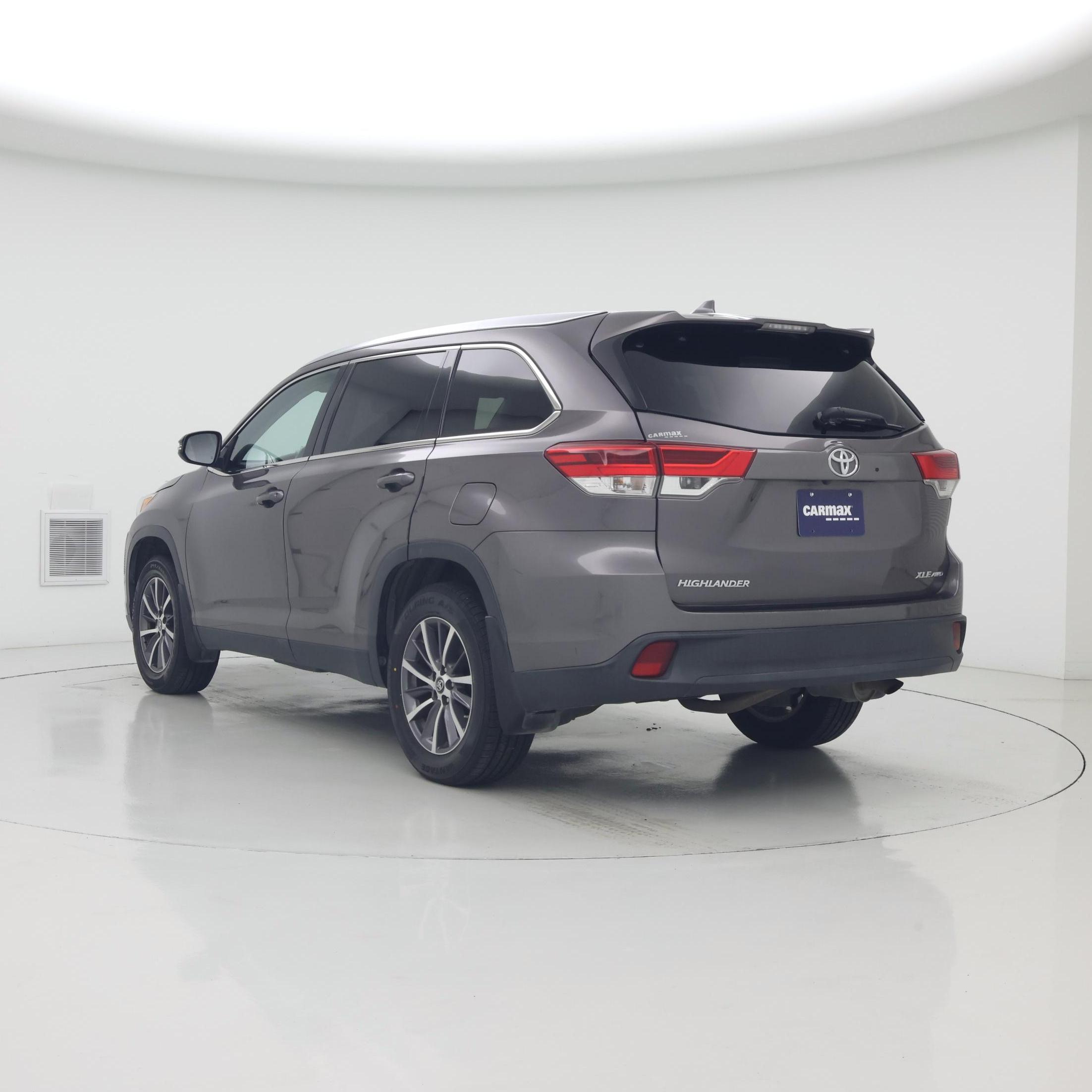 Thumbnail: 2019 Toyota Highlander - 2