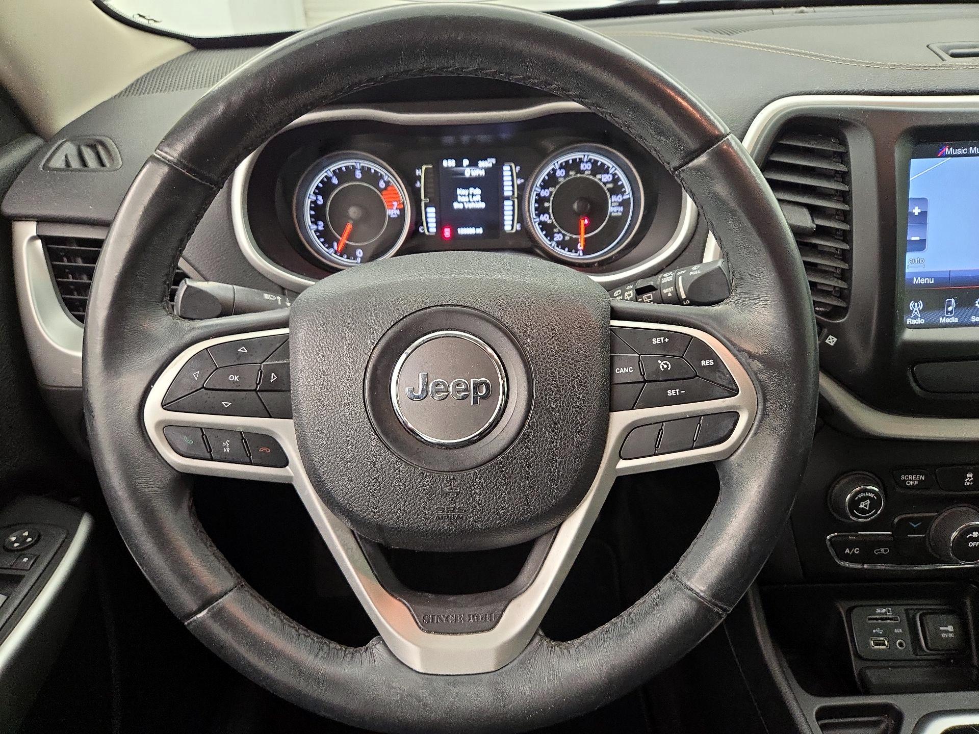 Thumbnail: 2018 Jeep Cherokee - 10