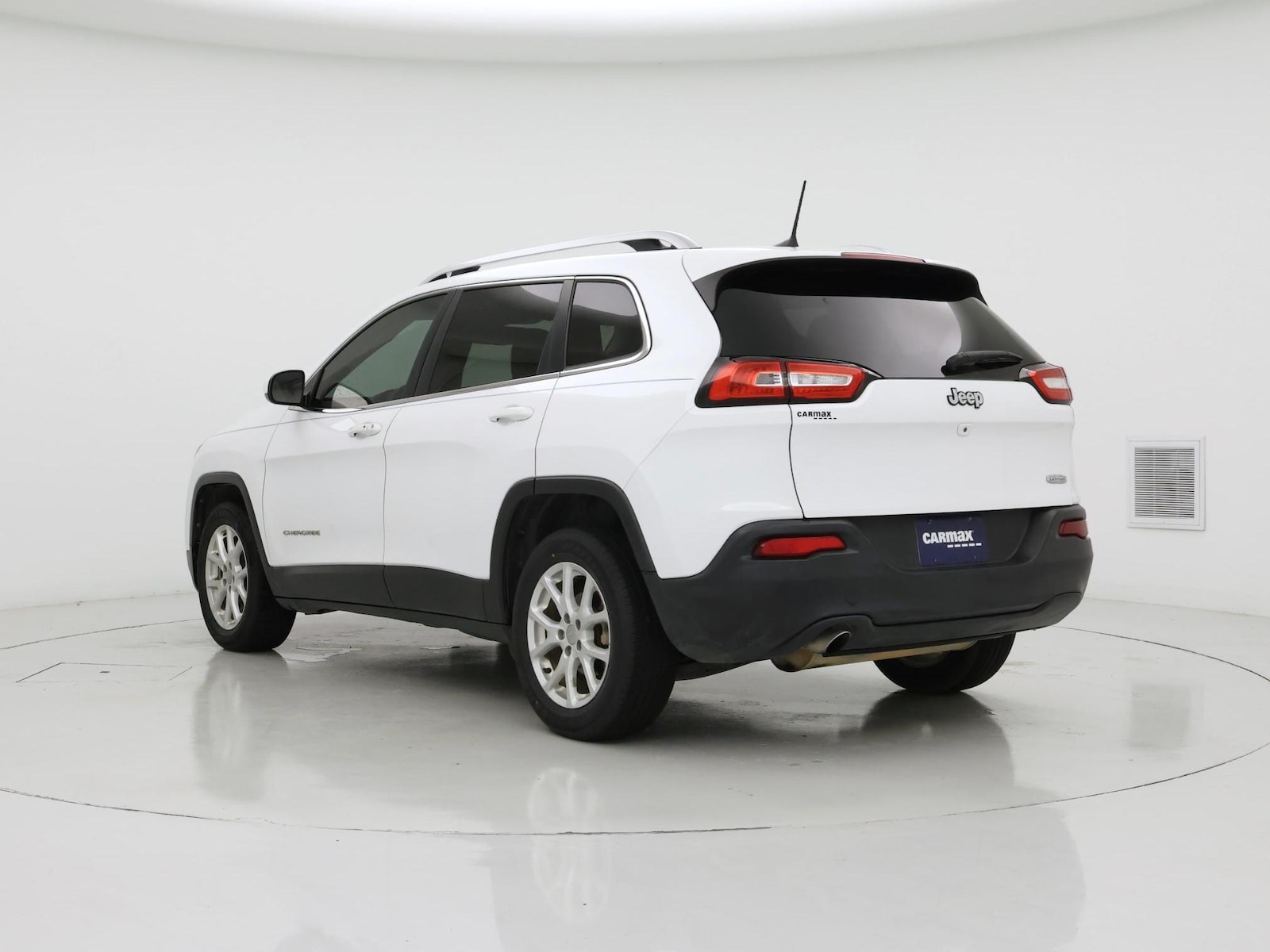 2018 Jeep Cherokee Latitude Plus - Photo 3