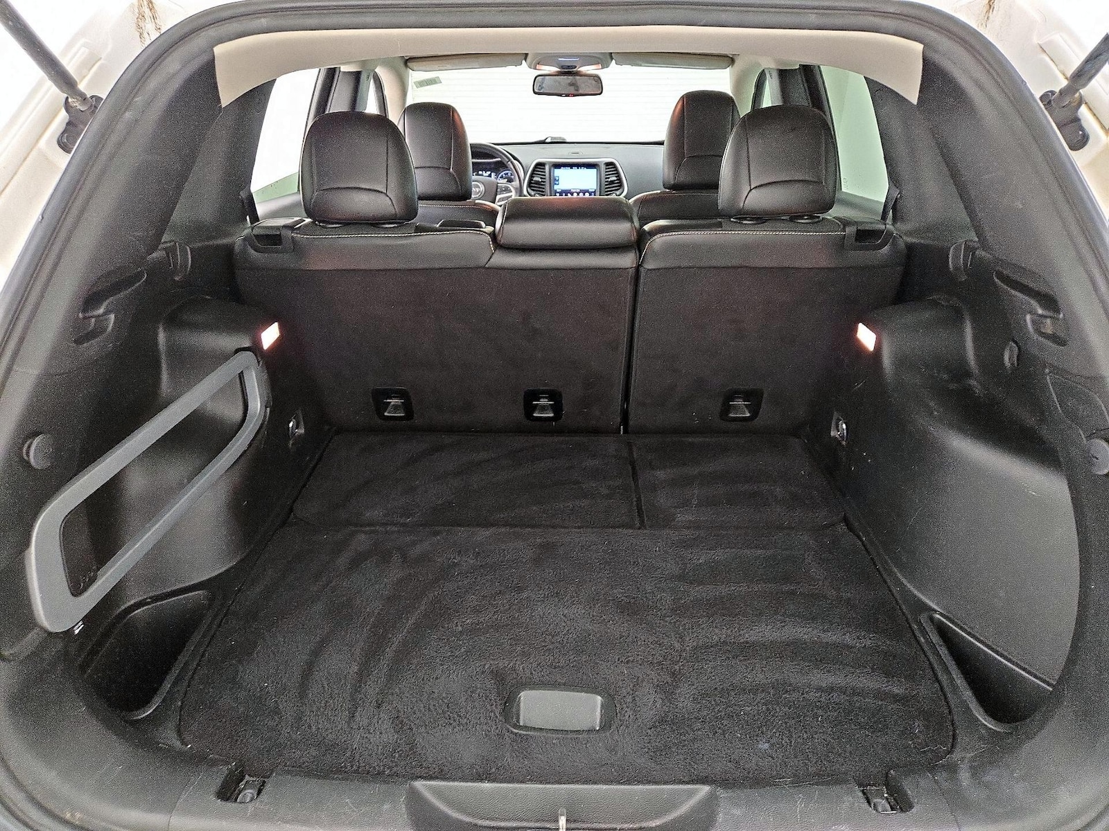 2018 Jeep Cherokee Latitude Plus - Photo 22