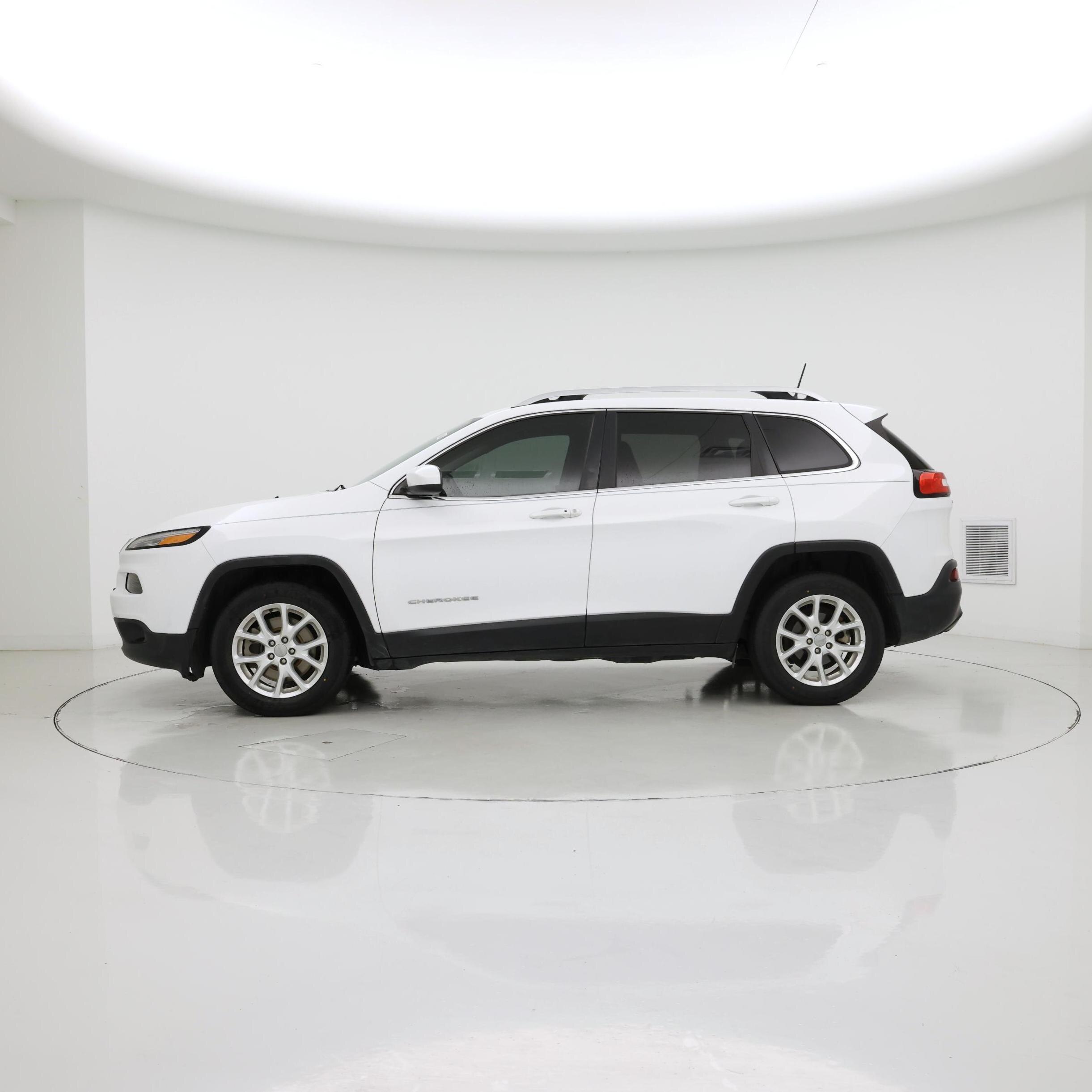 Thumbnail: 2018 Jeep Cherokee - 3