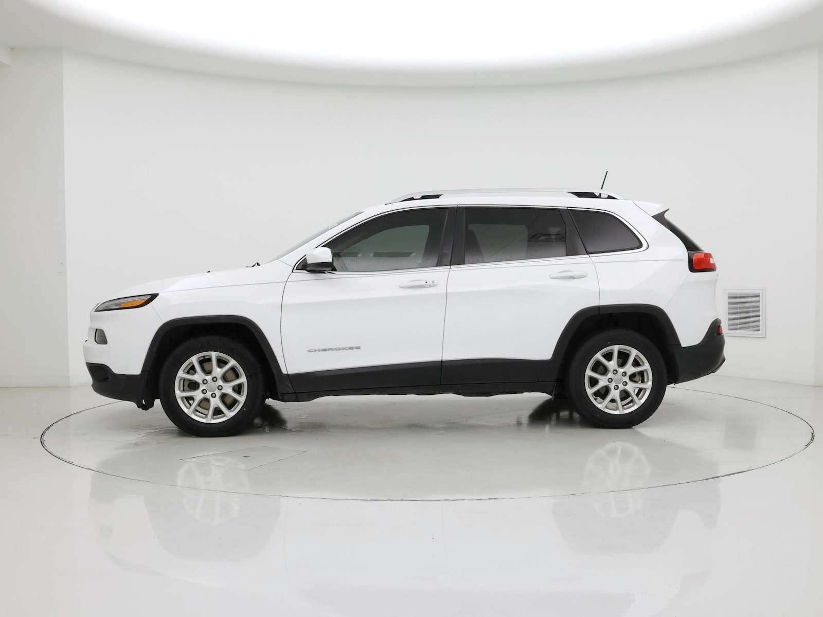 2018 Jeep Cherokee Latitude Plus - Photo 4