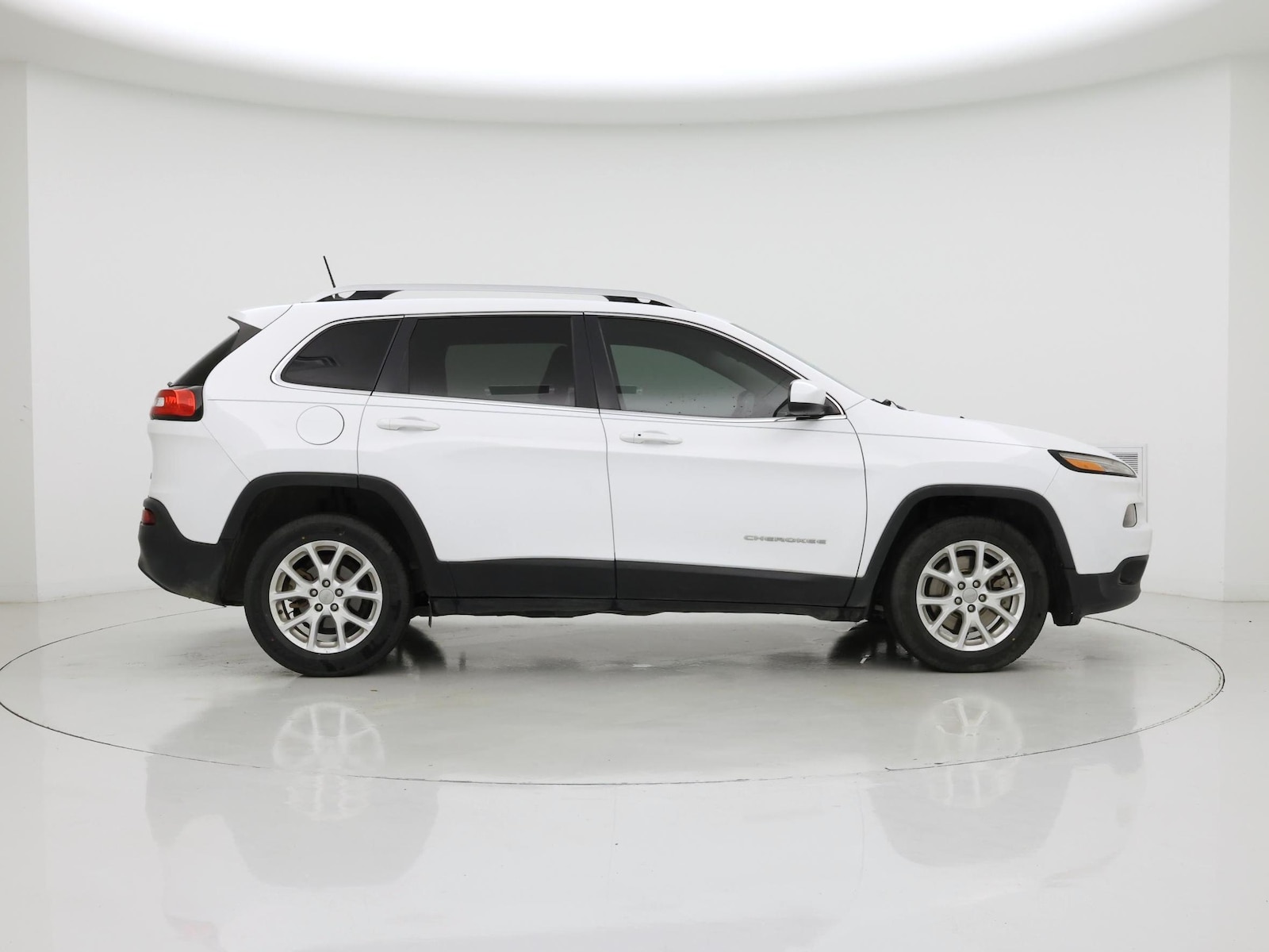 2018 Jeep Cherokee Latitude Plus - Photo 8