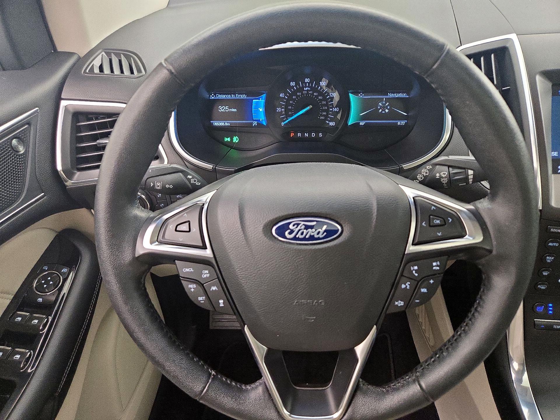 Thumbnail: 2019 Ford Edge - 10