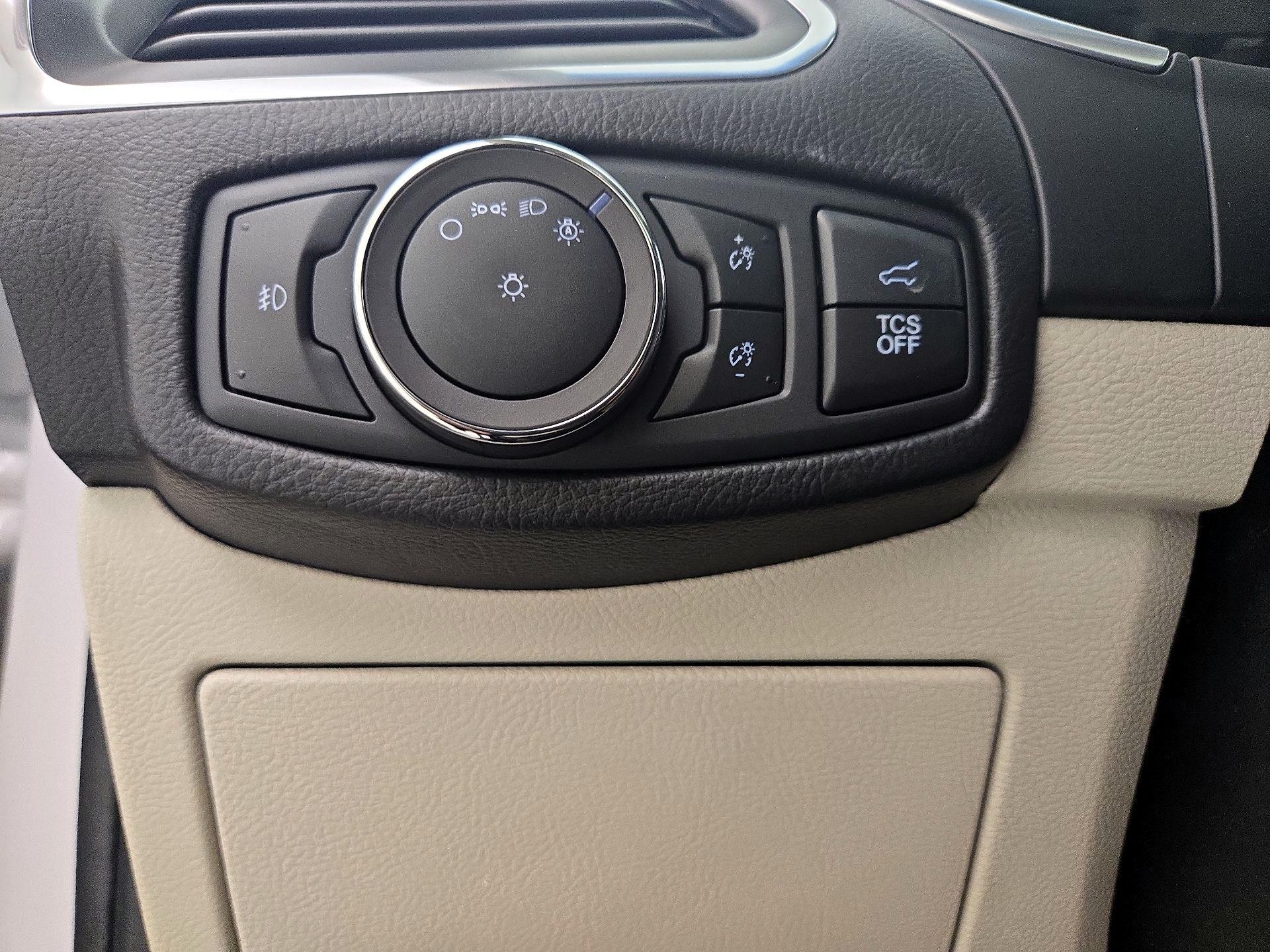 Thumbnail: 2019 Ford Edge - 13