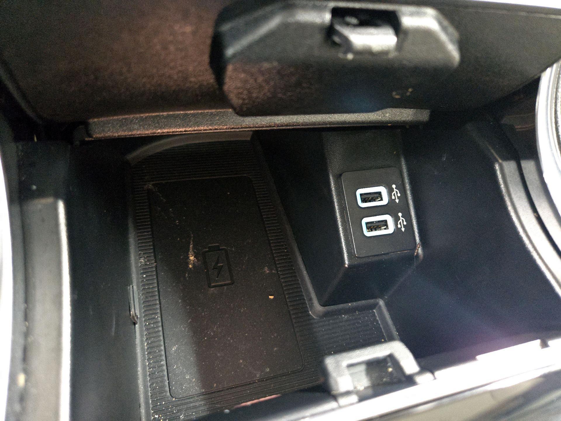 Thumbnail: 2019 Ford Edge - 19