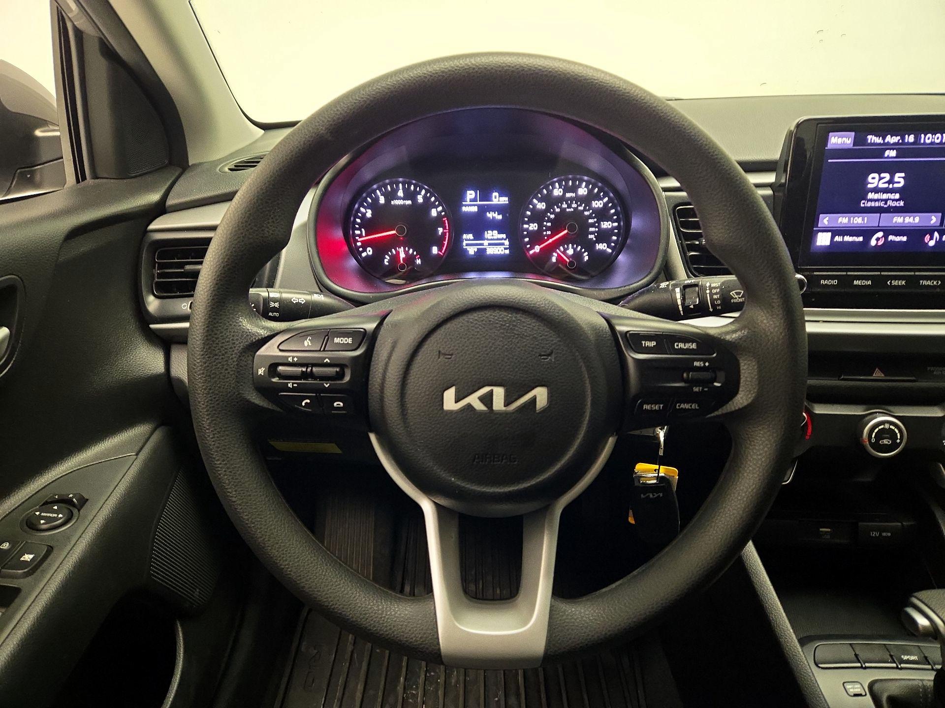 Thumbnail: 2023 Kia Rio - 10