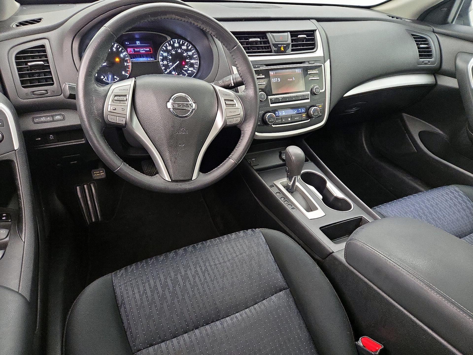 Thumbnail: 2016 Nissan Altima - 9