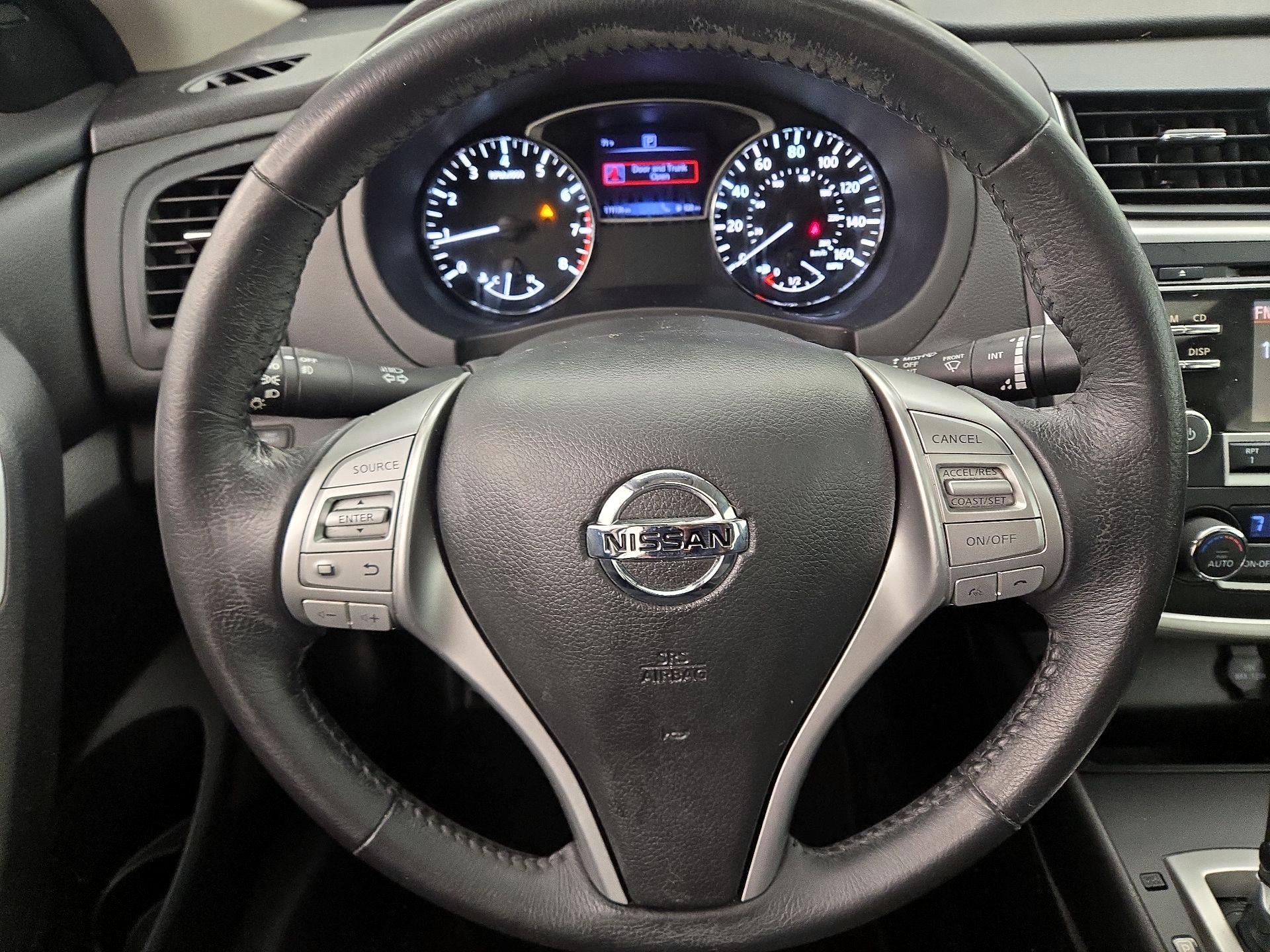 Thumbnail: 2016 Nissan Altima - 10